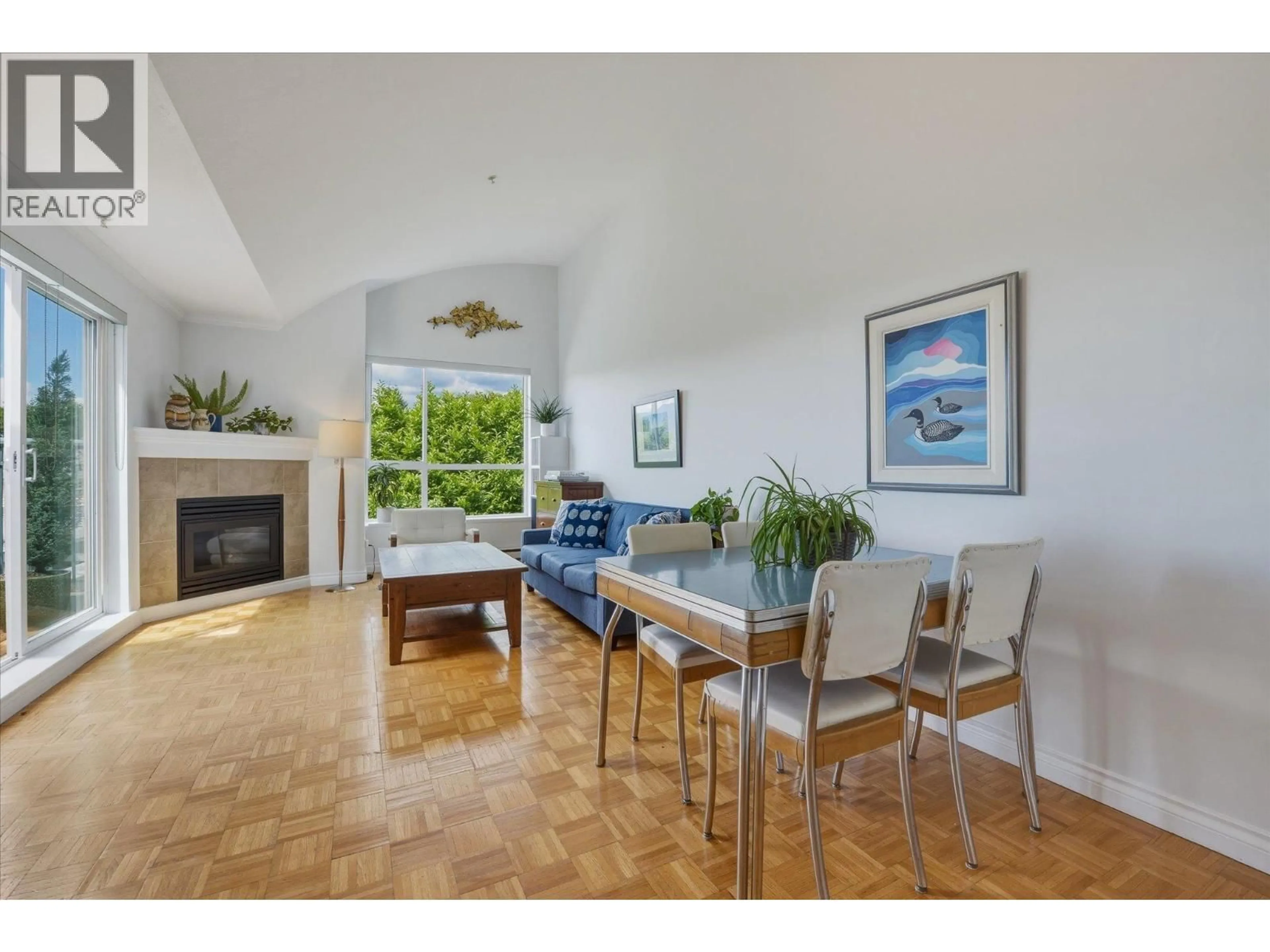 Unknown for 402 - 1617 GRANT STREET, Vancouver British Columbia V5L2Y4
