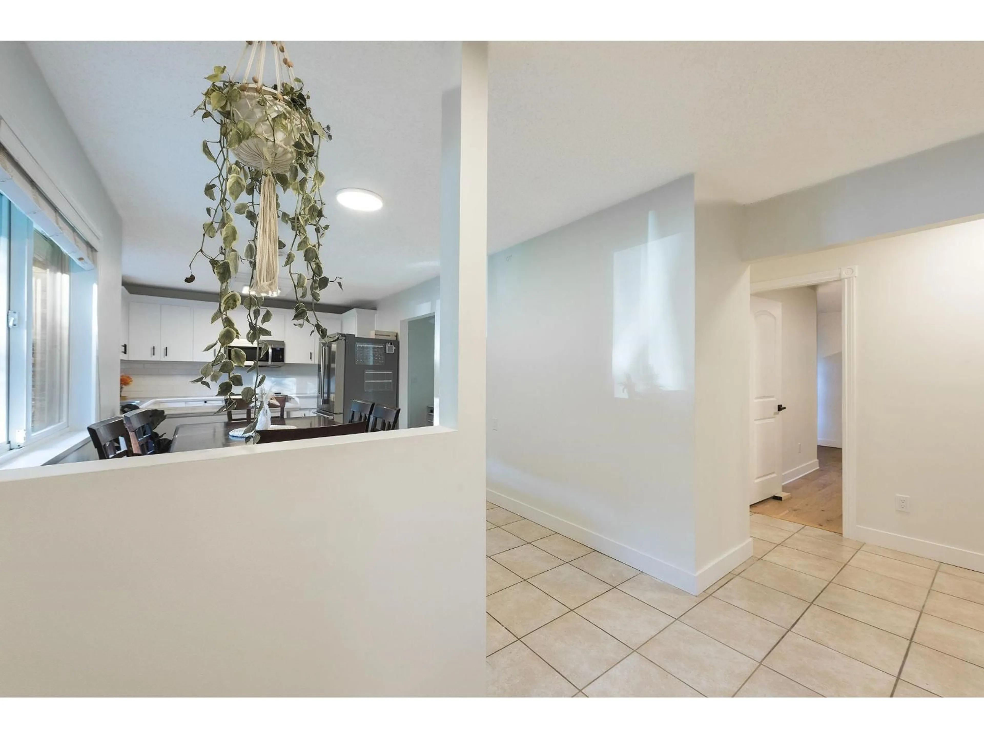 Indoor foyer for 8280 MANSON STREET, Mission British Columbia V2V6P9