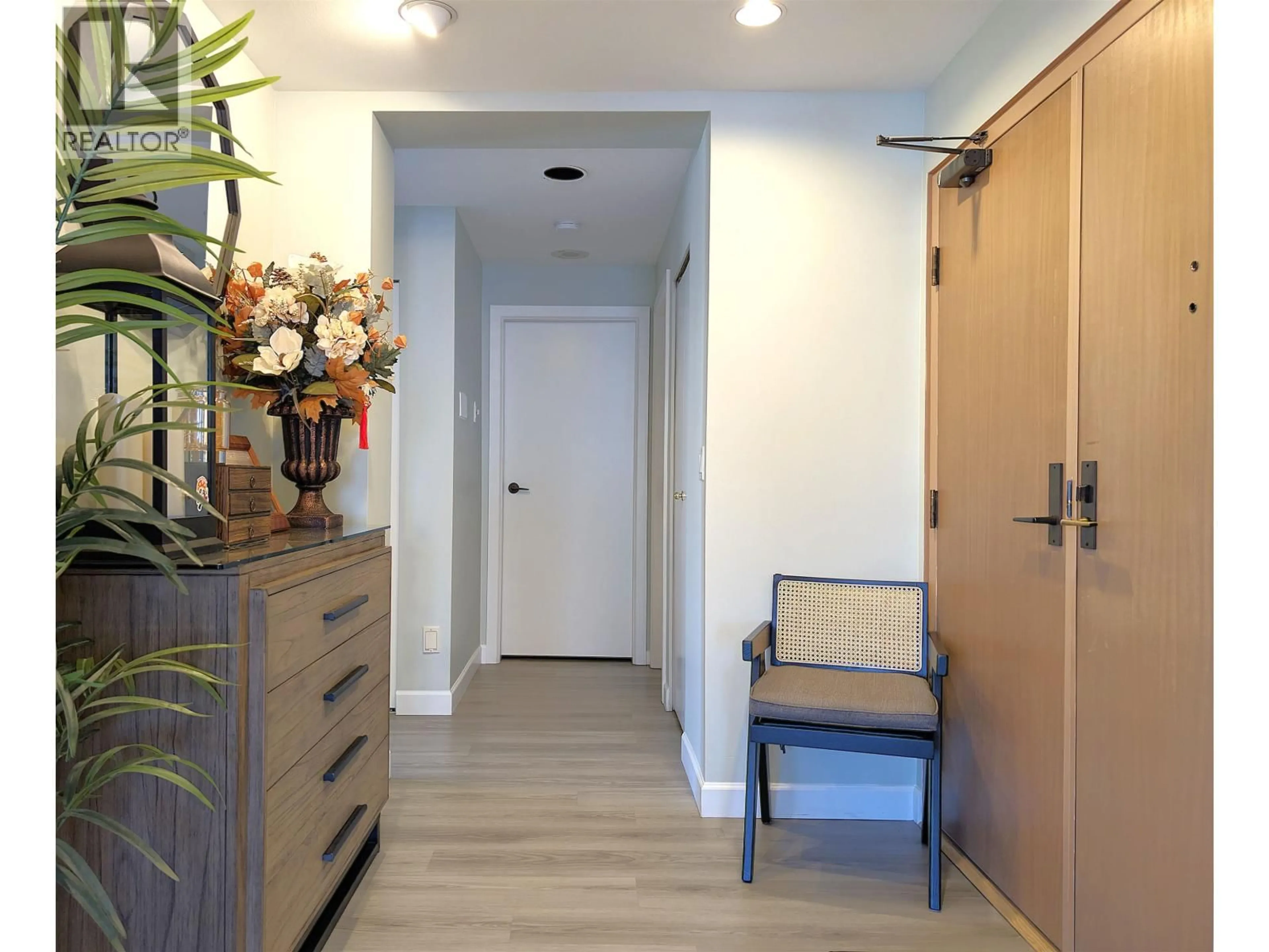 Indoor entryway for 801 - 5850 BALSAM STREET, Vancouver British Columbia V6M4B9