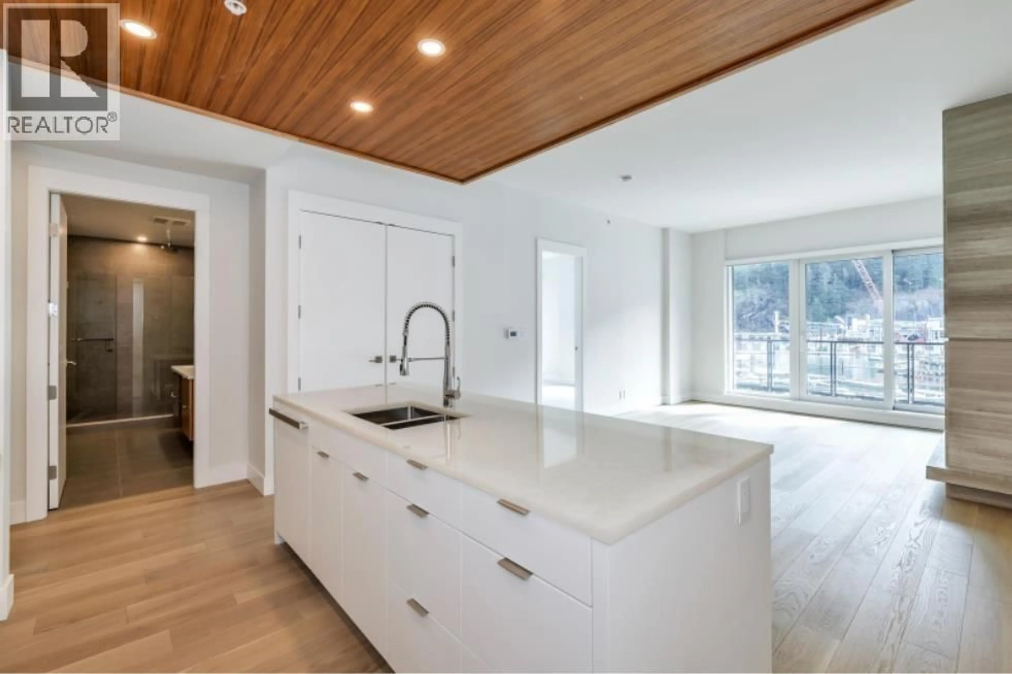 Open concept kitchen, unknown for 205 - 6707 NELSON AVENUE, West Vancouver British Columbia V7W0A4