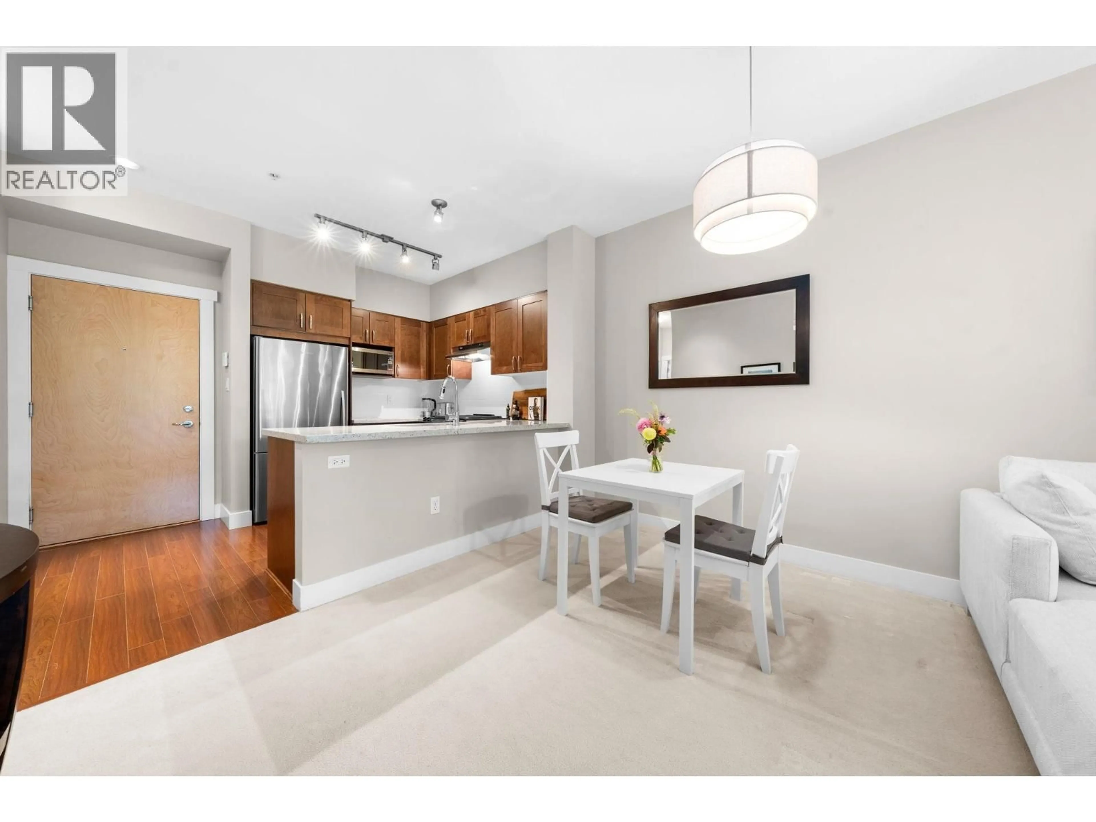 Unknown for 101 - 2601 WHITELEY COURT, North Vancouver British Columbia V7J2R7