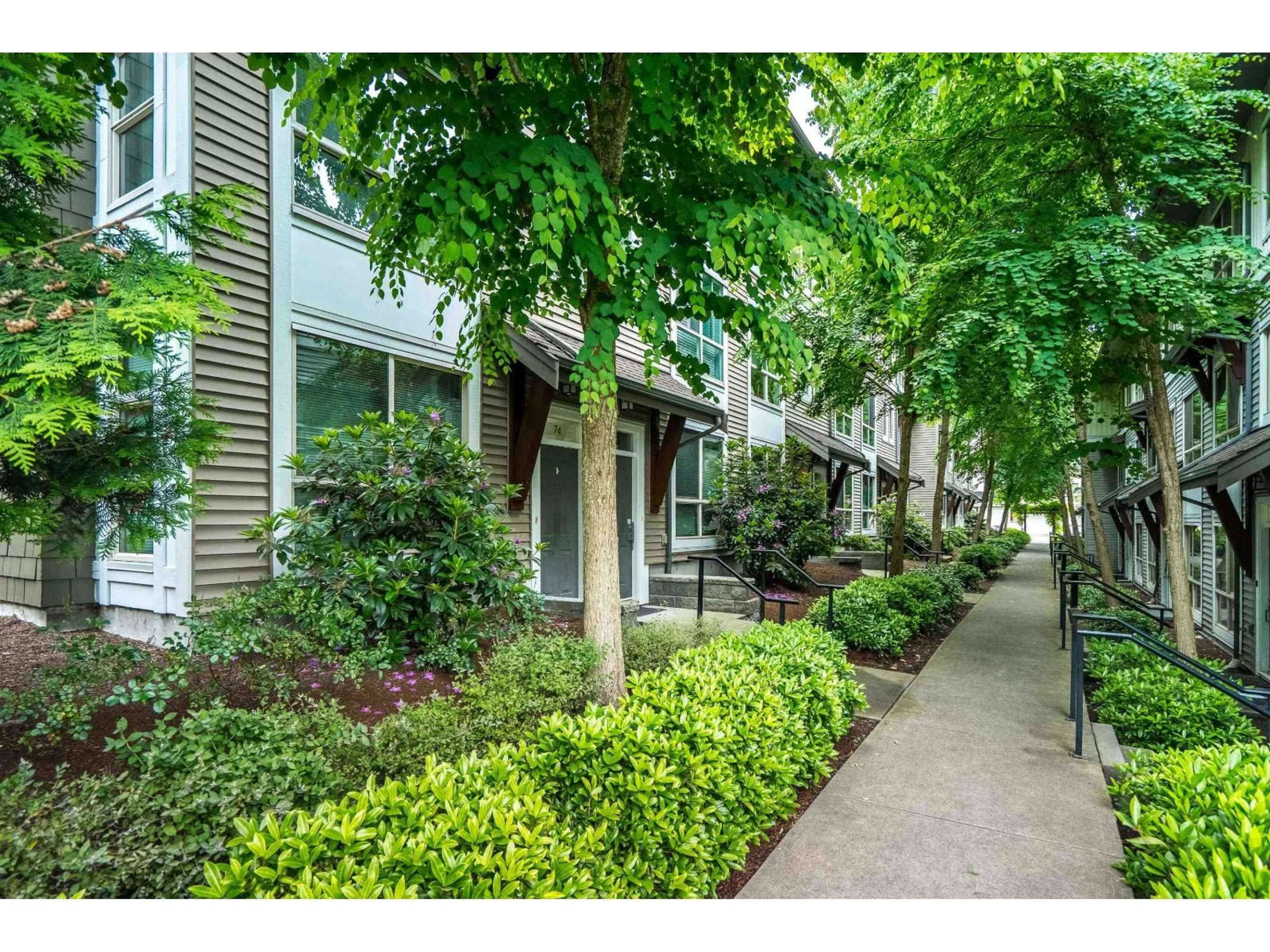 Unknown for 74 - 6671 121 STREET, Surrey British Columbia V3W1T9