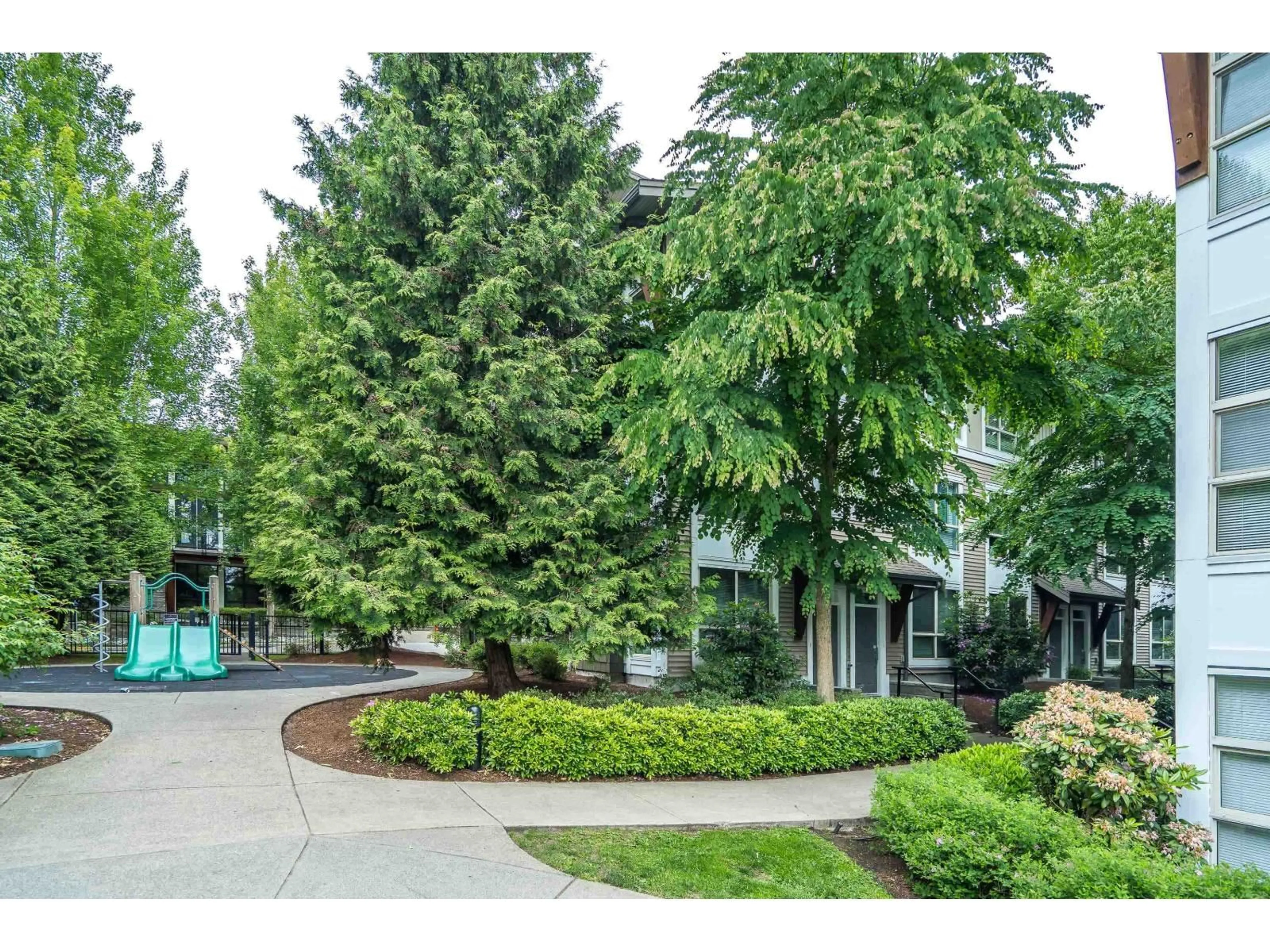 Unknown for 74 - 6671 121 STREET, Surrey British Columbia V3W1T9