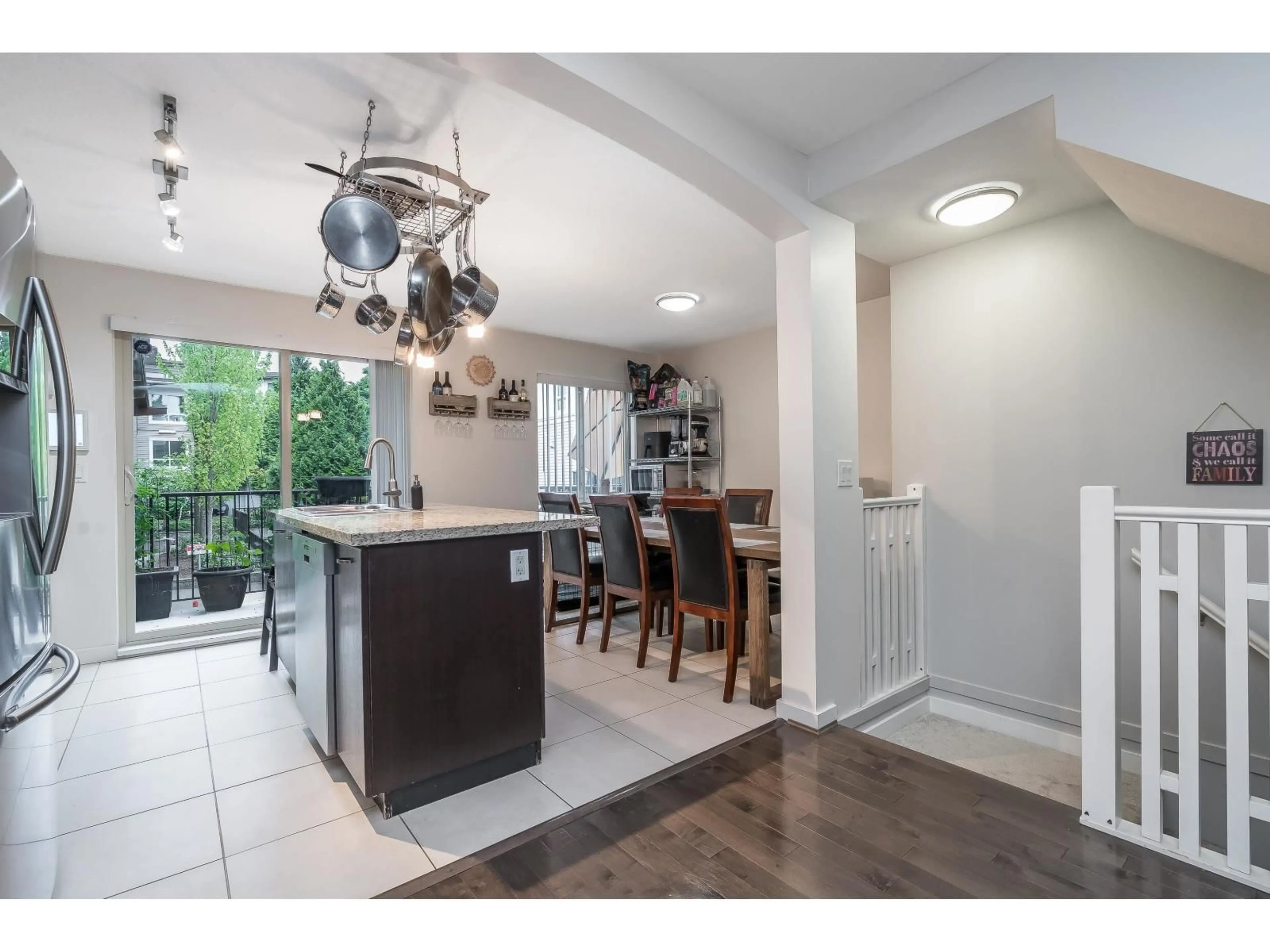 Open concept kitchen, ceramic/tile floor for 74 - 6671 121 STREET, Surrey British Columbia V3W1T9