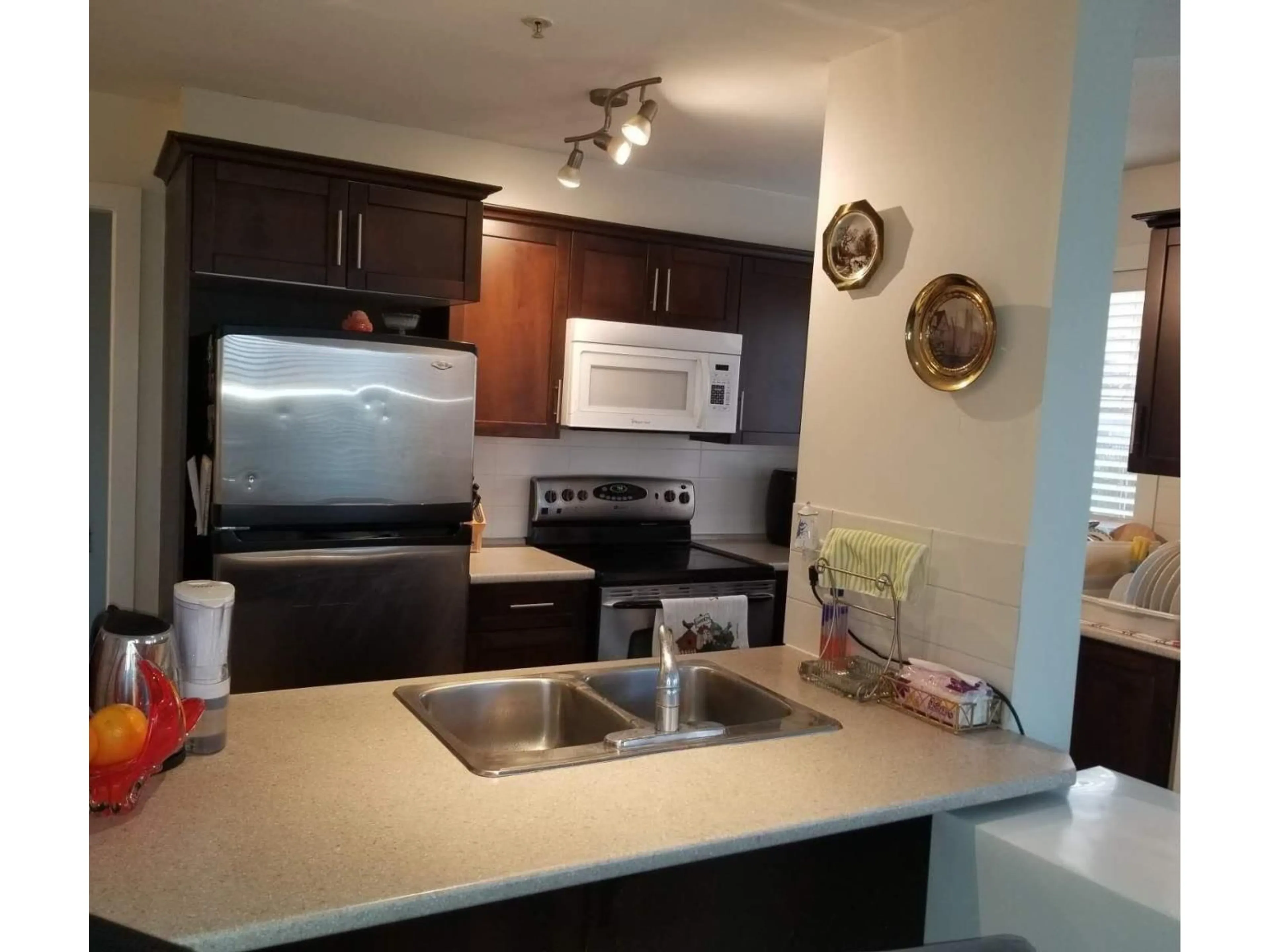 Standard kitchen, unknown for 307 - 46289 YALE ROAD, Chilliwack British Columbia V2P0B9