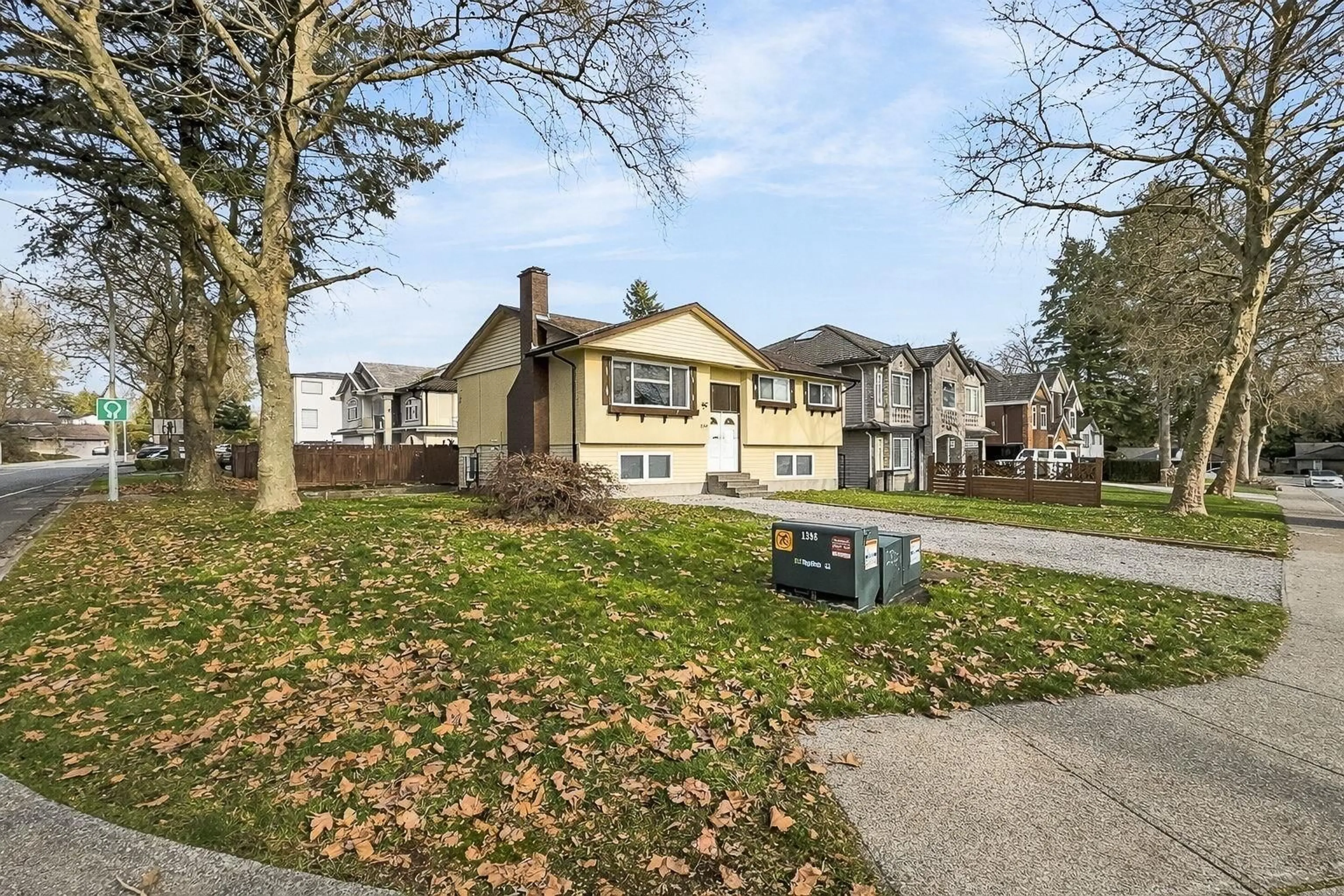 Unknown for 12959 CARLUKE CRESCENT, Surrey British Columbia V3V6R5