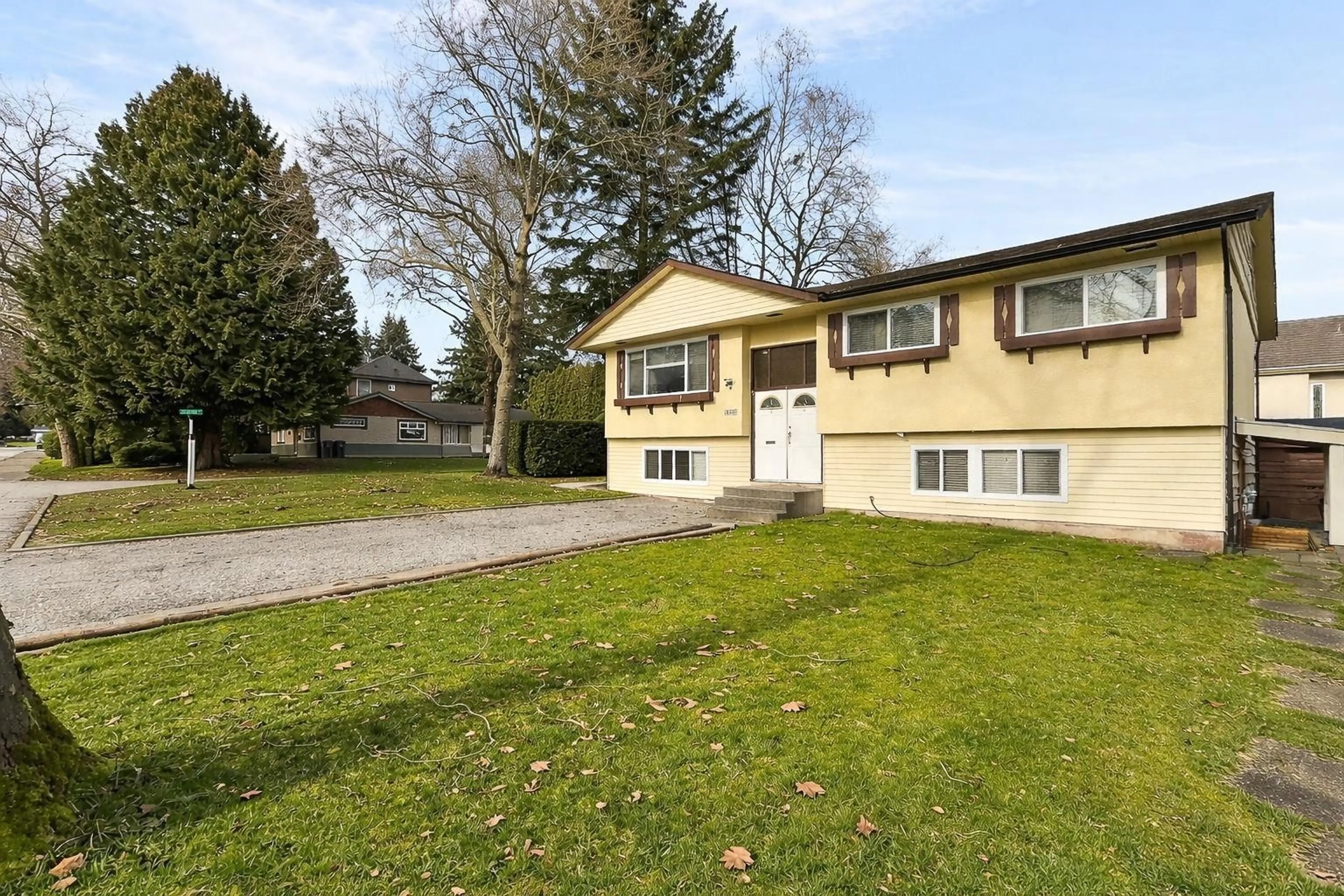 Unknown for 12959 CARLUKE CRESCENT, Surrey British Columbia V3V6R5