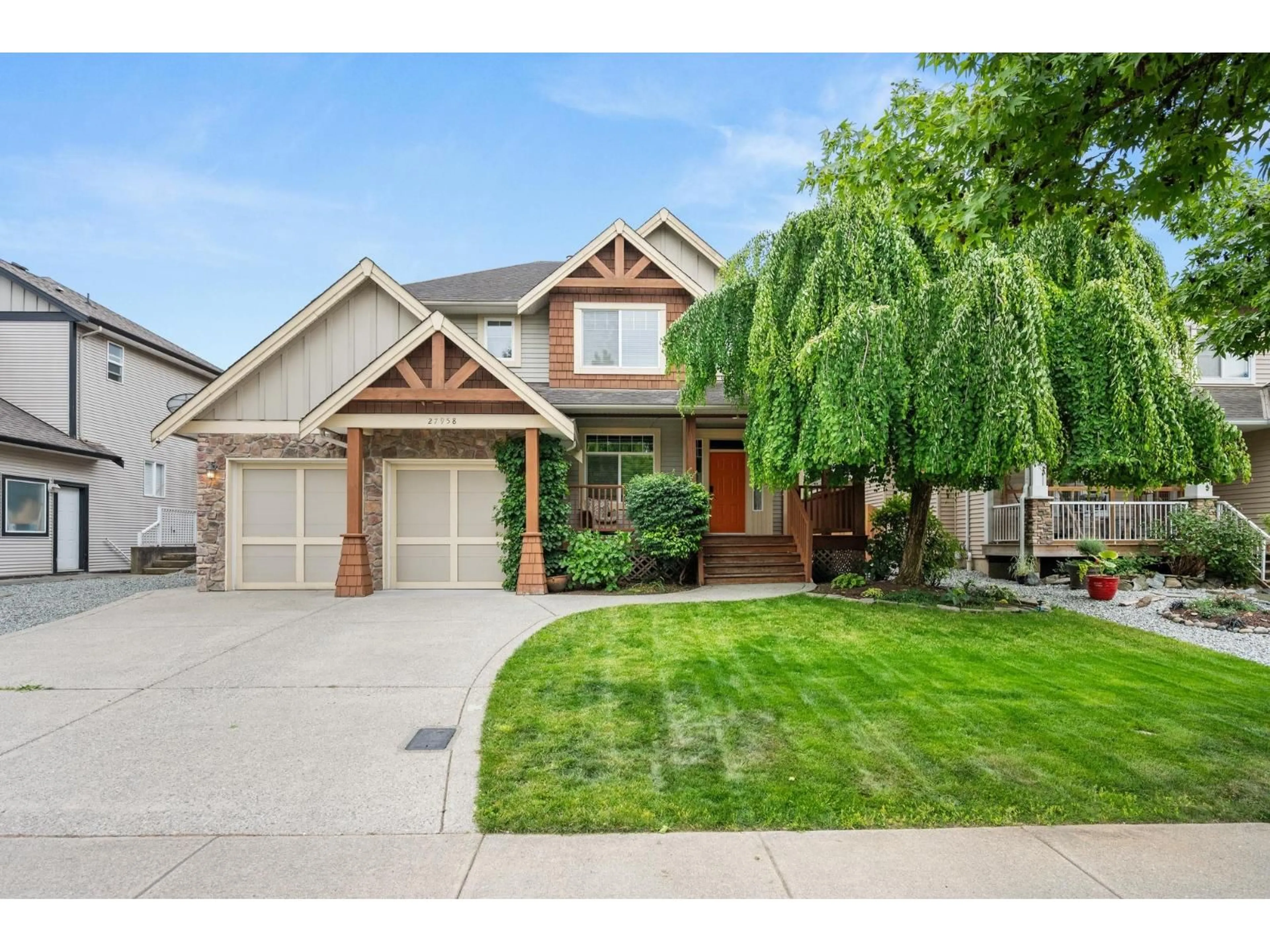 Home with vinyl exterior material, street for 27958 TRESTLE AVENUE, Abbotsford British Columbia V4X2S7