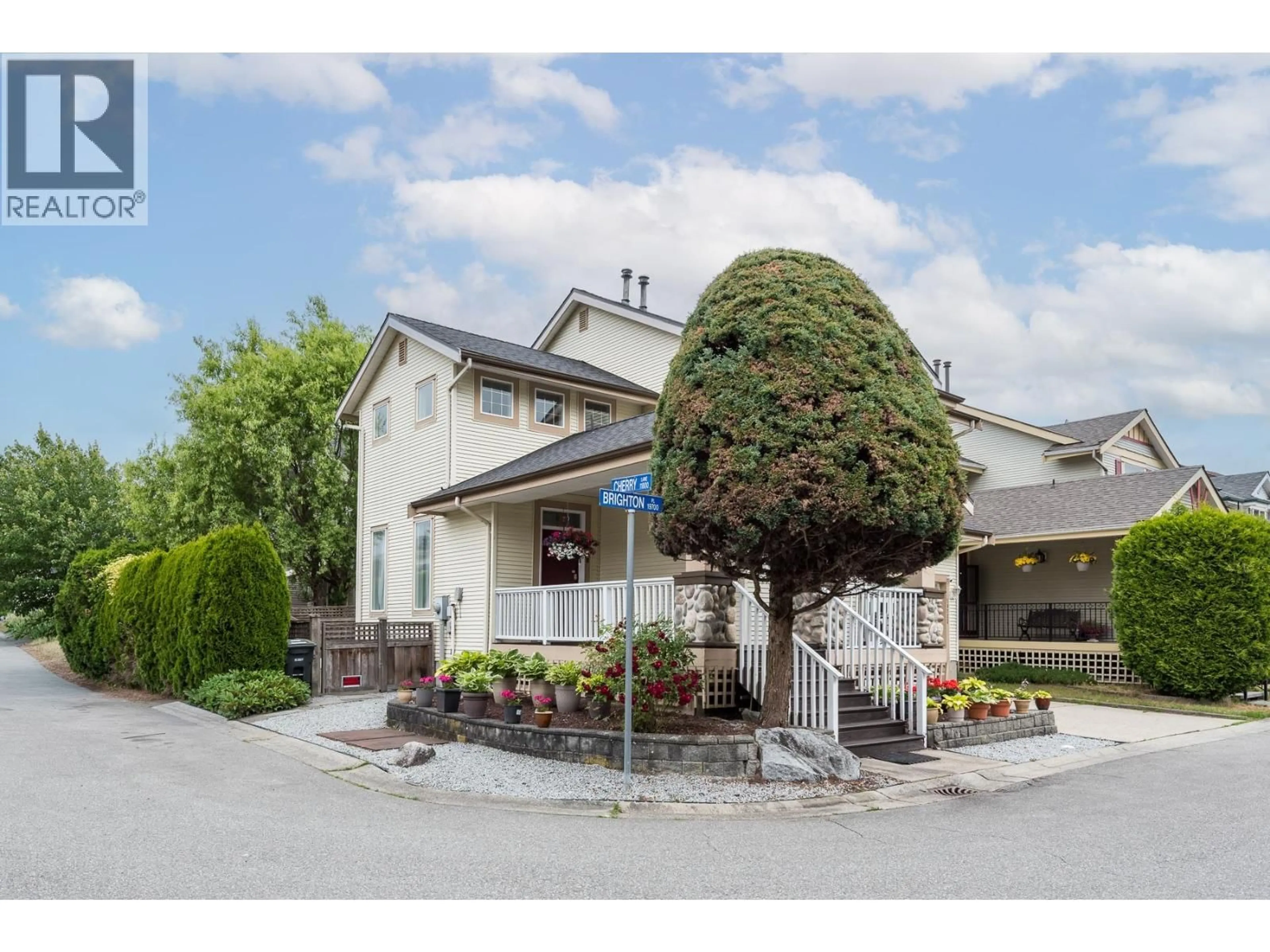 Patio, unknown for 19777 BRIGHTON PLACE, Pitt Meadows British Columbia V3Y2S5