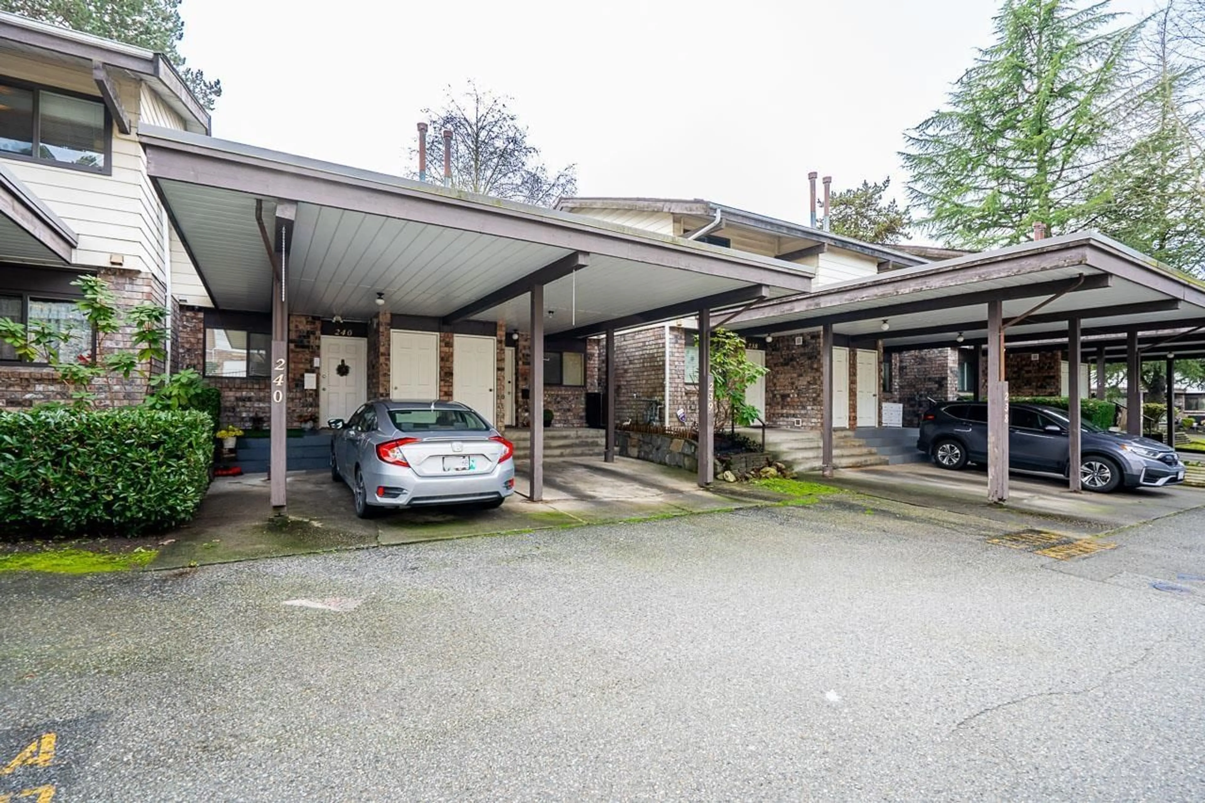 Unknown for 239 - 7447 140 STREET, Surrey British Columbia V3W6G5