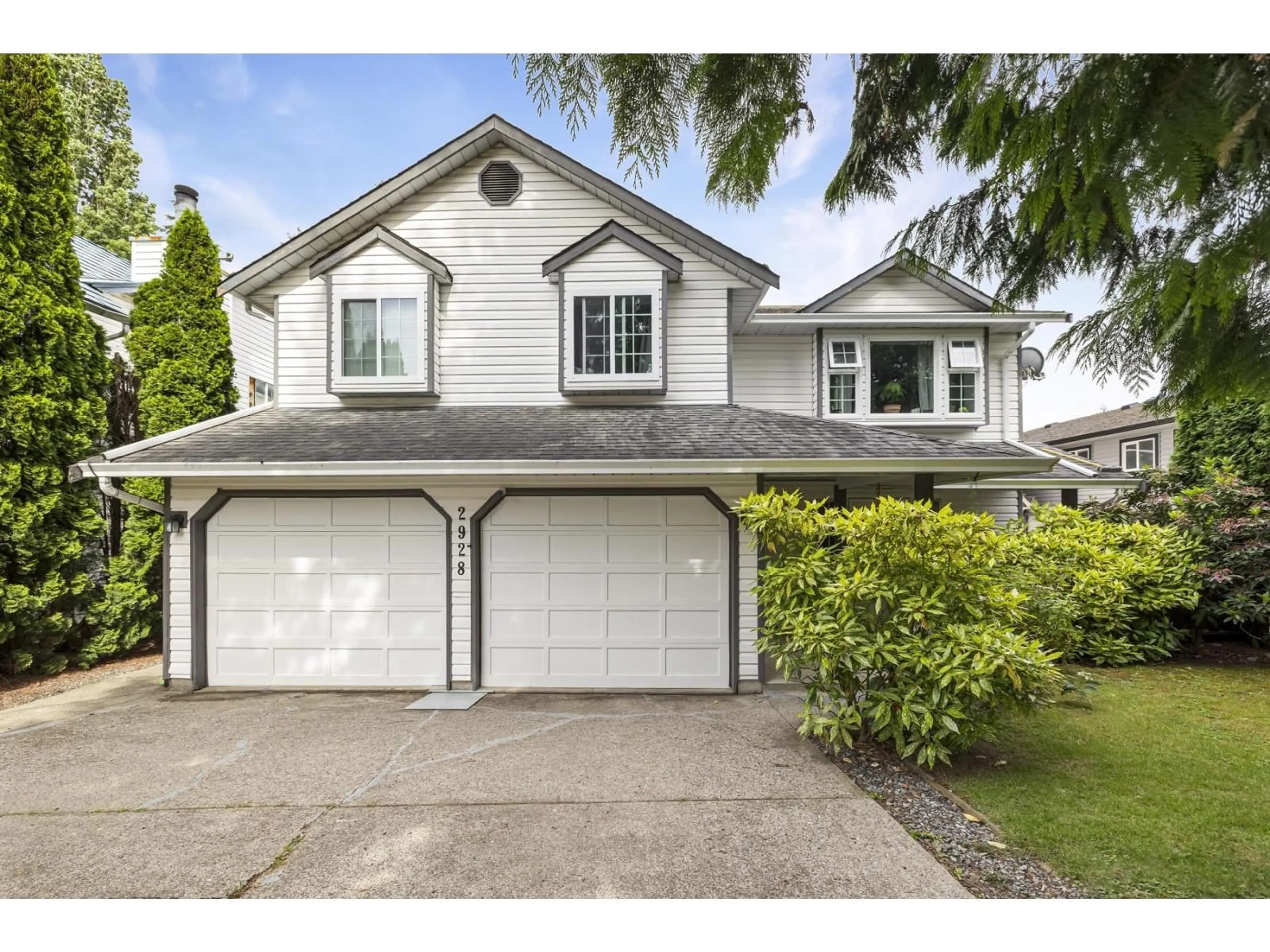 Home with vinyl exterior material, street for 2928 264A STREET, Langley British Columbia V4W3B4