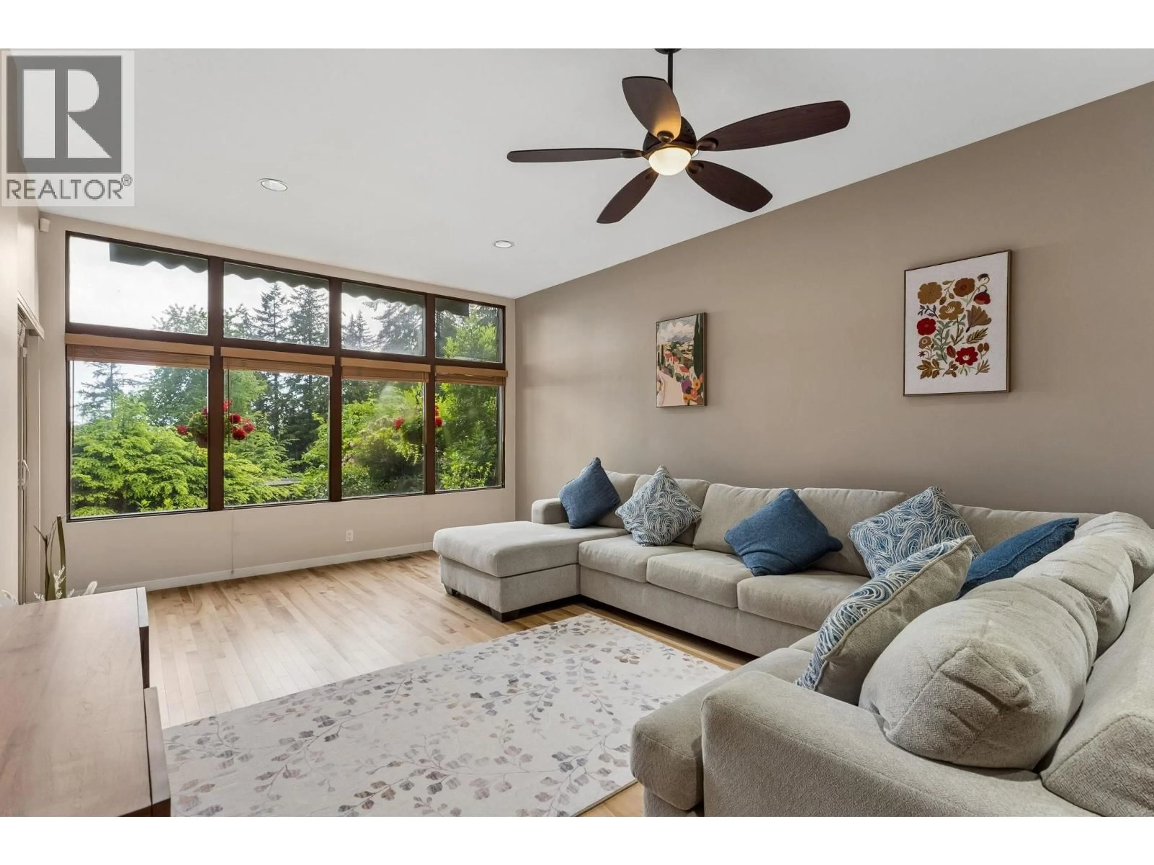 Living room with furniture, unknown for 550 VENTURA CRESCENT, North Vancouver British Columbia V7N3G9