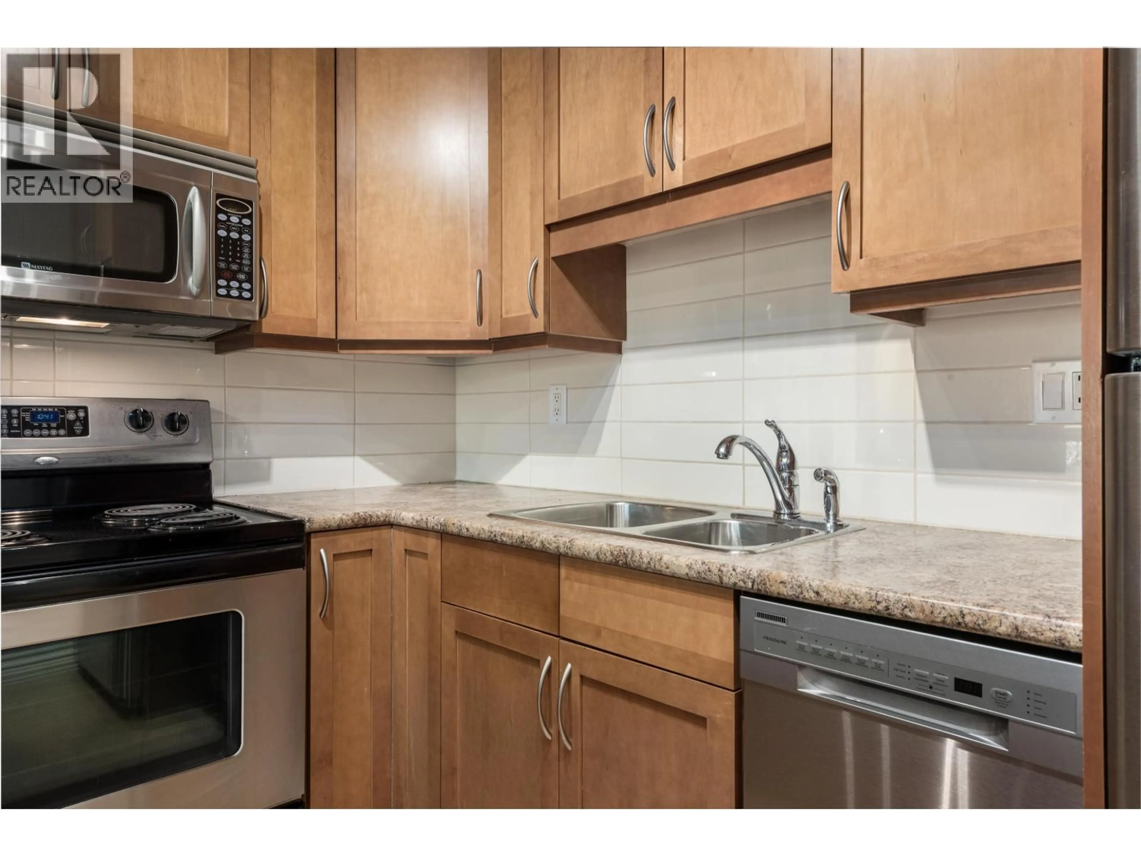 Standard kitchen, unknown for 401 - 2920 ASH STREET, Vancouver British Columbia V5Z4A6