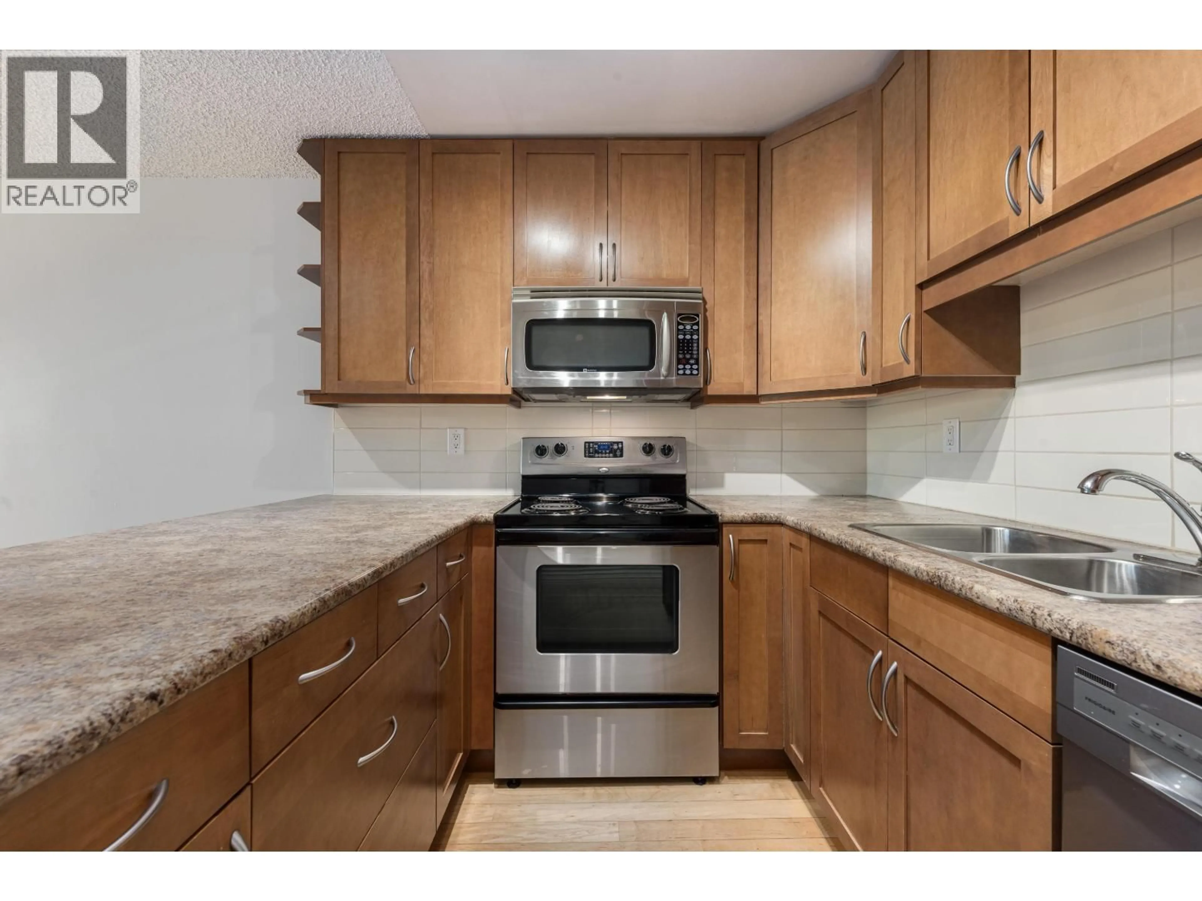 Standard kitchen, unknown for 401 - 2920 ASH STREET, Vancouver British Columbia V5Z4A6