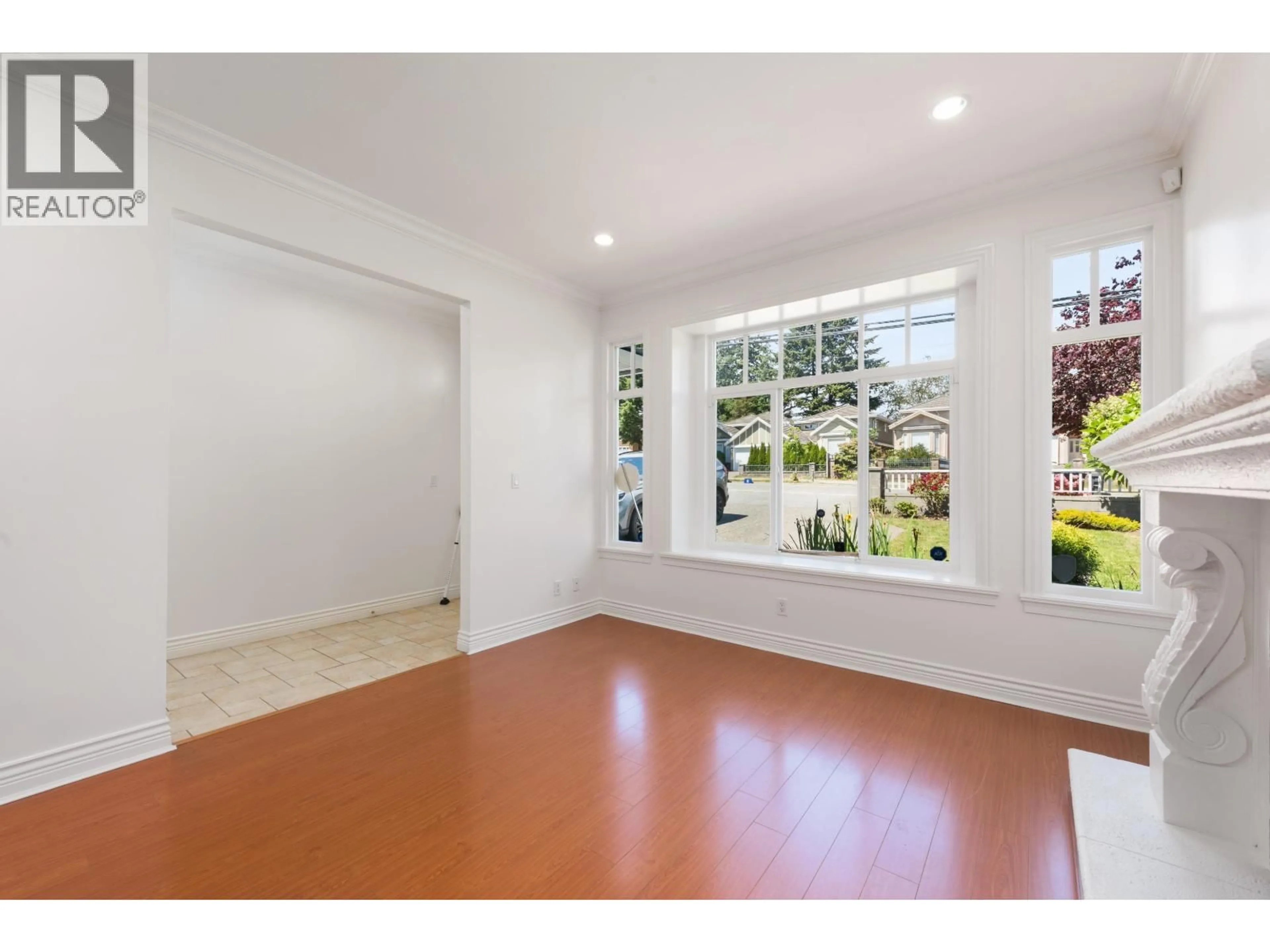Unknown for 6014 RUMBLE STREET, Burnaby British Columbia V5J2C5