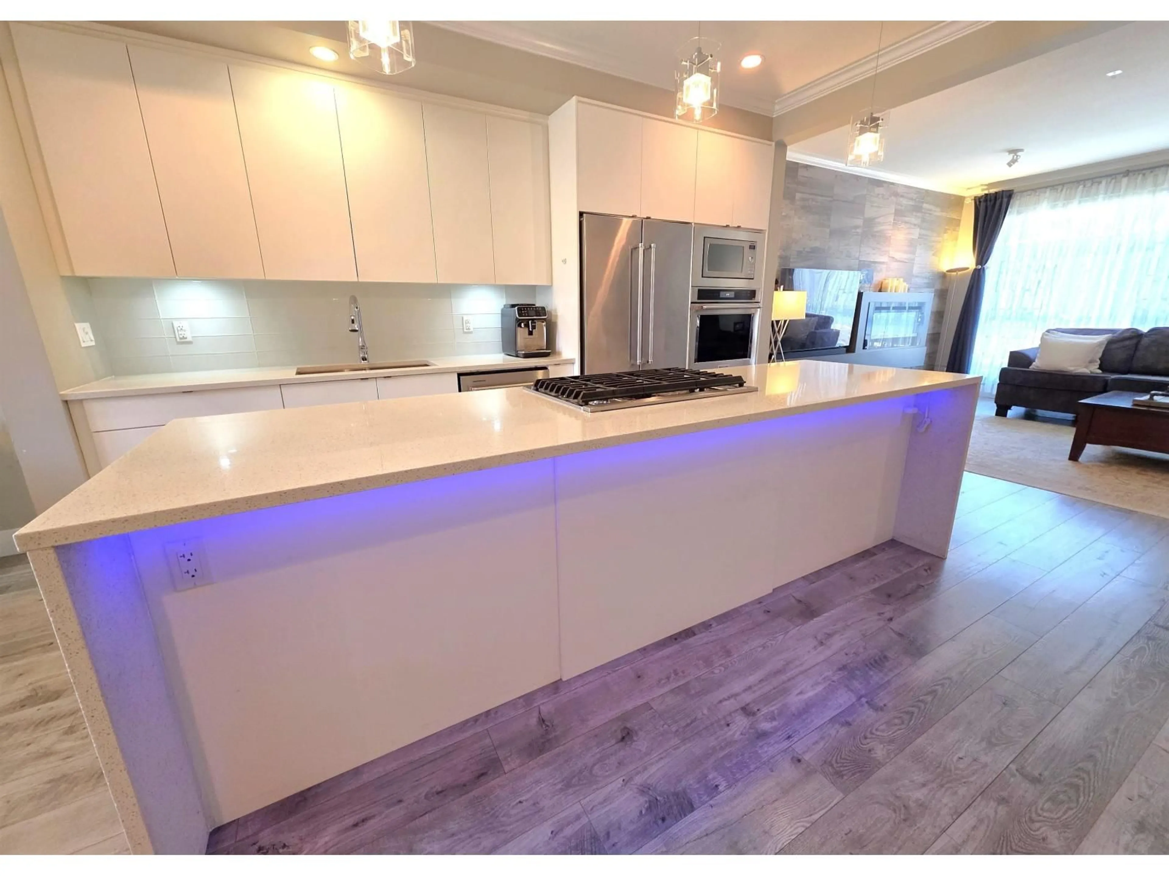 Contemporary kitchen, unknown for 148 - 16488 64 AVENUE, Surrey British Columbia V3S6X6