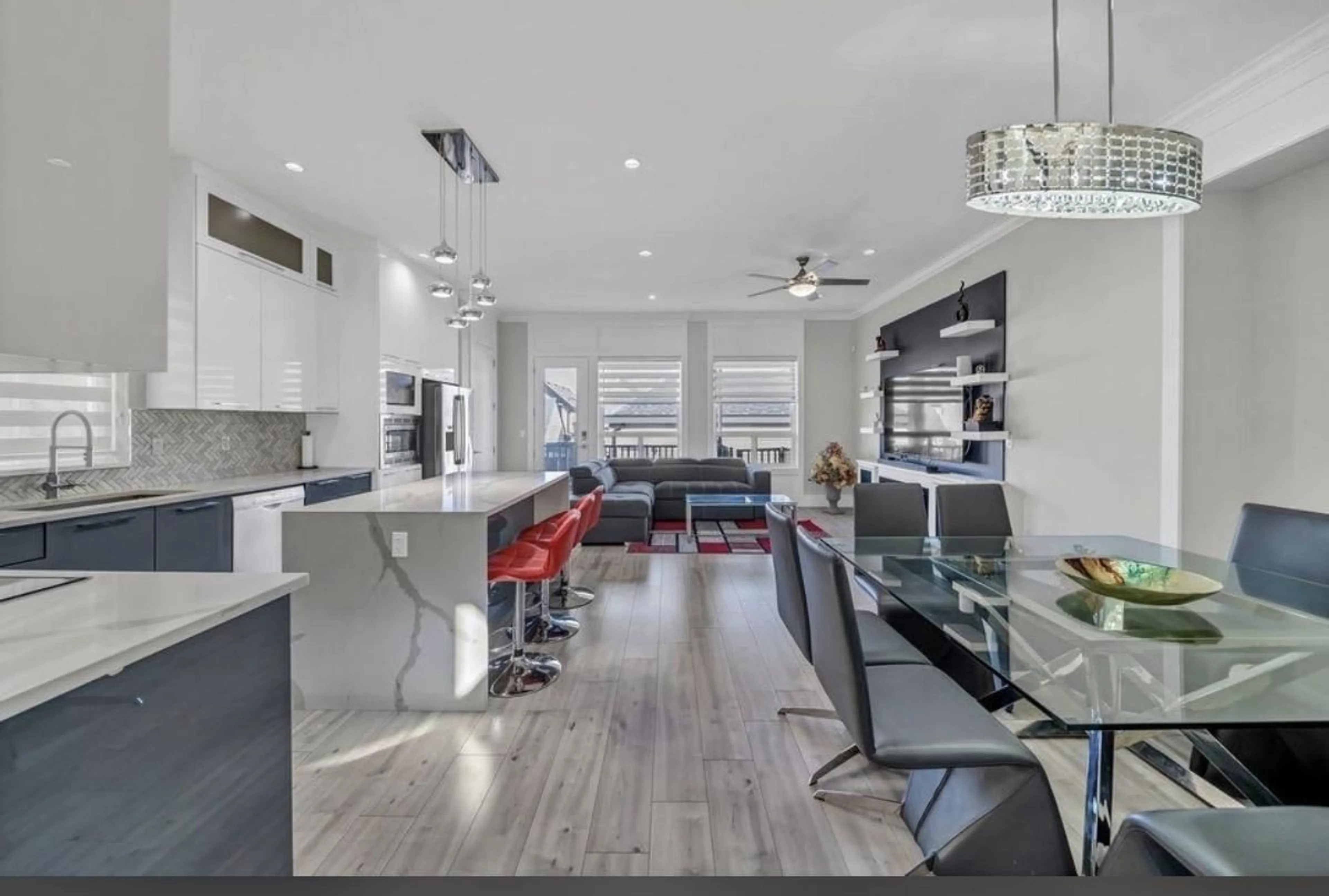Open concept kitchen, ceramic/tile floor for 14039 59A AVENUE, Surrey British Columbia V3X0J3