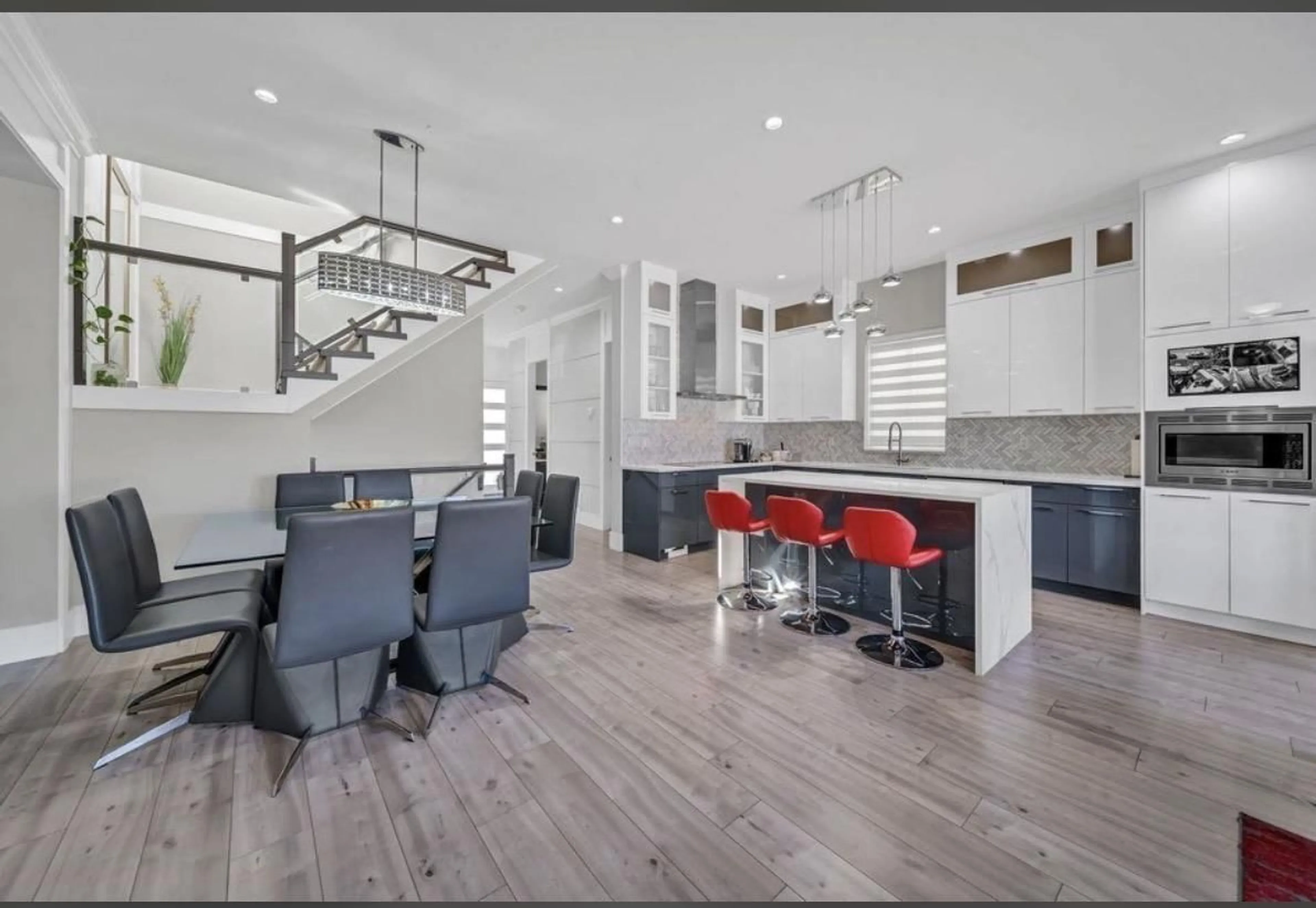Open concept kitchen, ceramic/tile floor for 14039 59A AVENUE, Surrey British Columbia V3X0J3