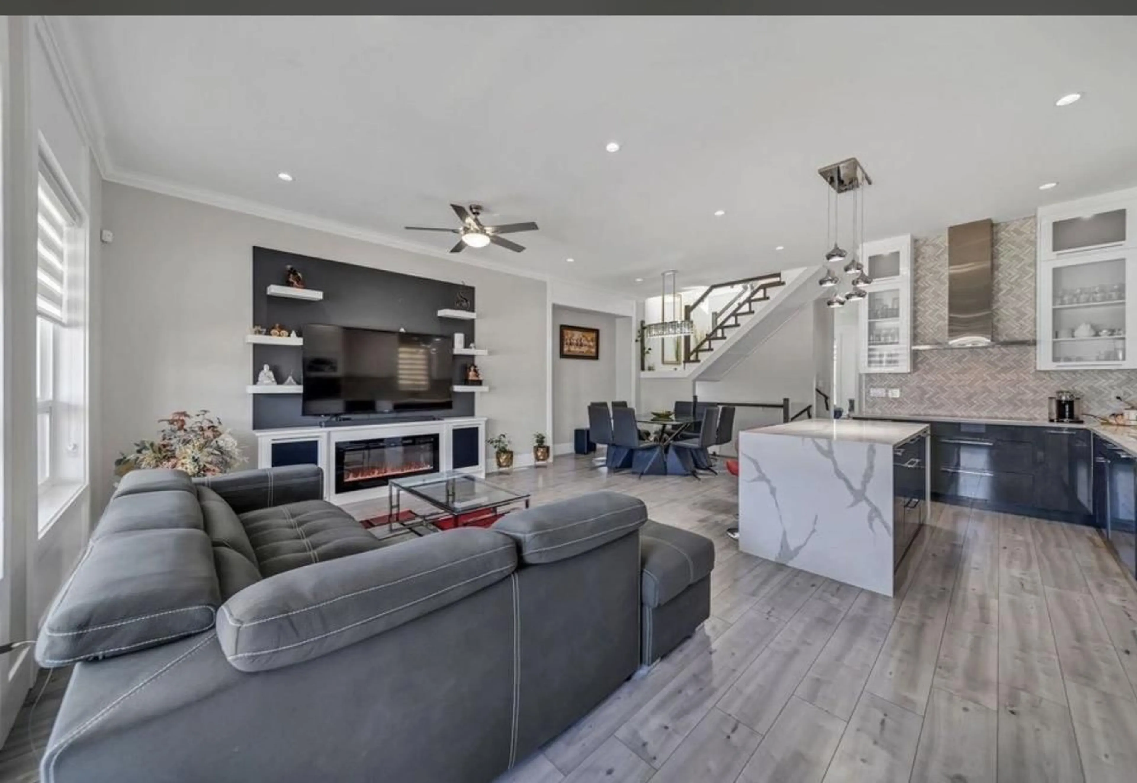 Unknown for 14039 59A AVENUE, Surrey British Columbia V3X0J3