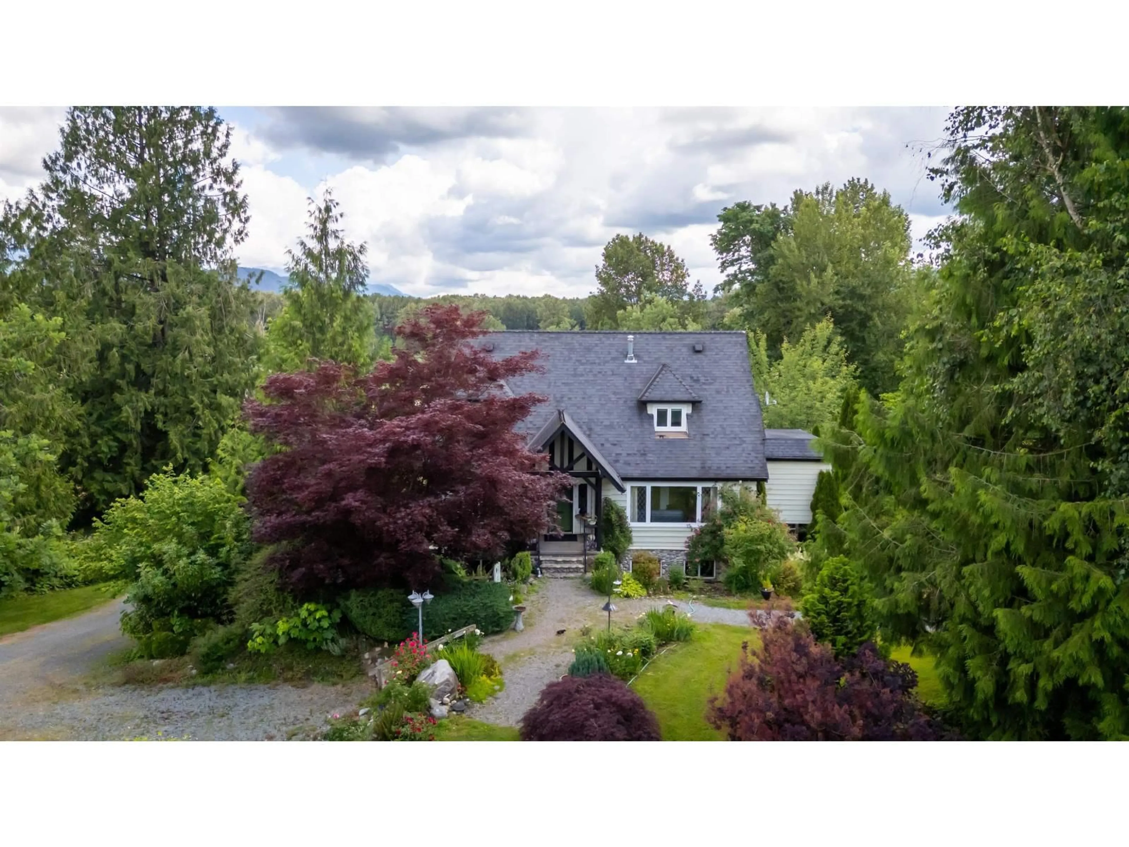 A pic from outside/outdoor area/front of a property/back of a property/a pic from drone, unknown for 8561 BRADNER ROAD, Abbotsford British Columbia V4X2H5
