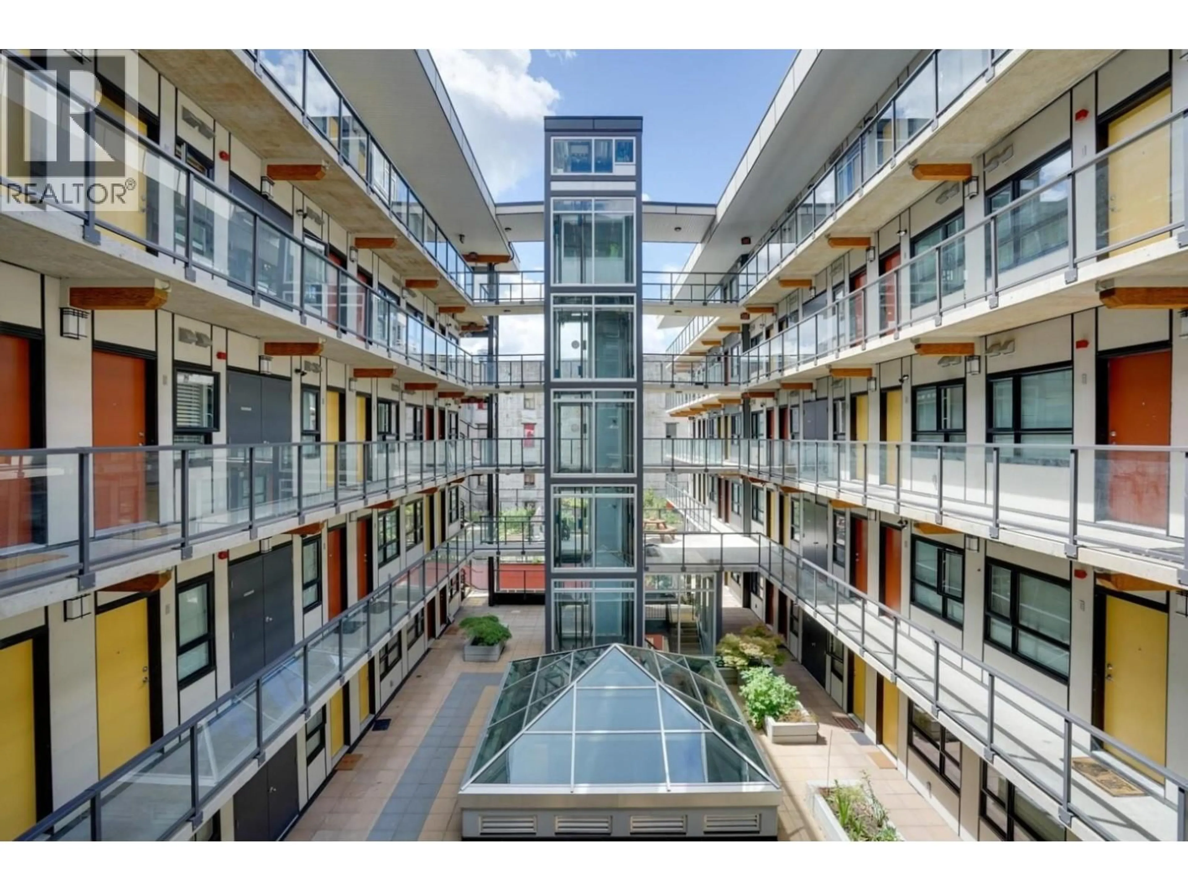 Indoor foyer for 404 - 138 HASTINGS STREET, Vancouver British Columbia V6A1N4