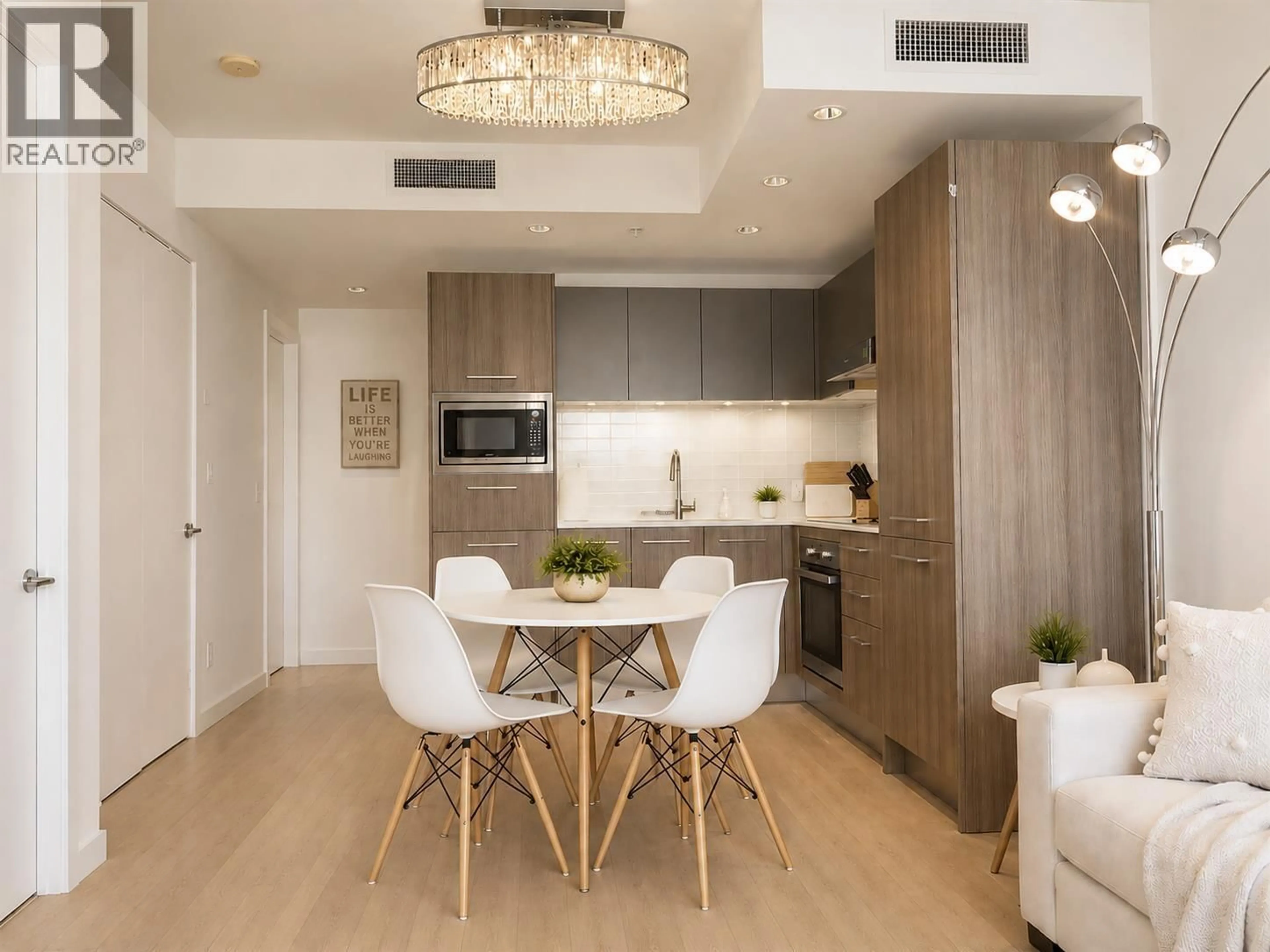 Open concept kitchen, unknown for 510 - 2220 KINGSWAY, Vancouver British Columbia V5N2T7
