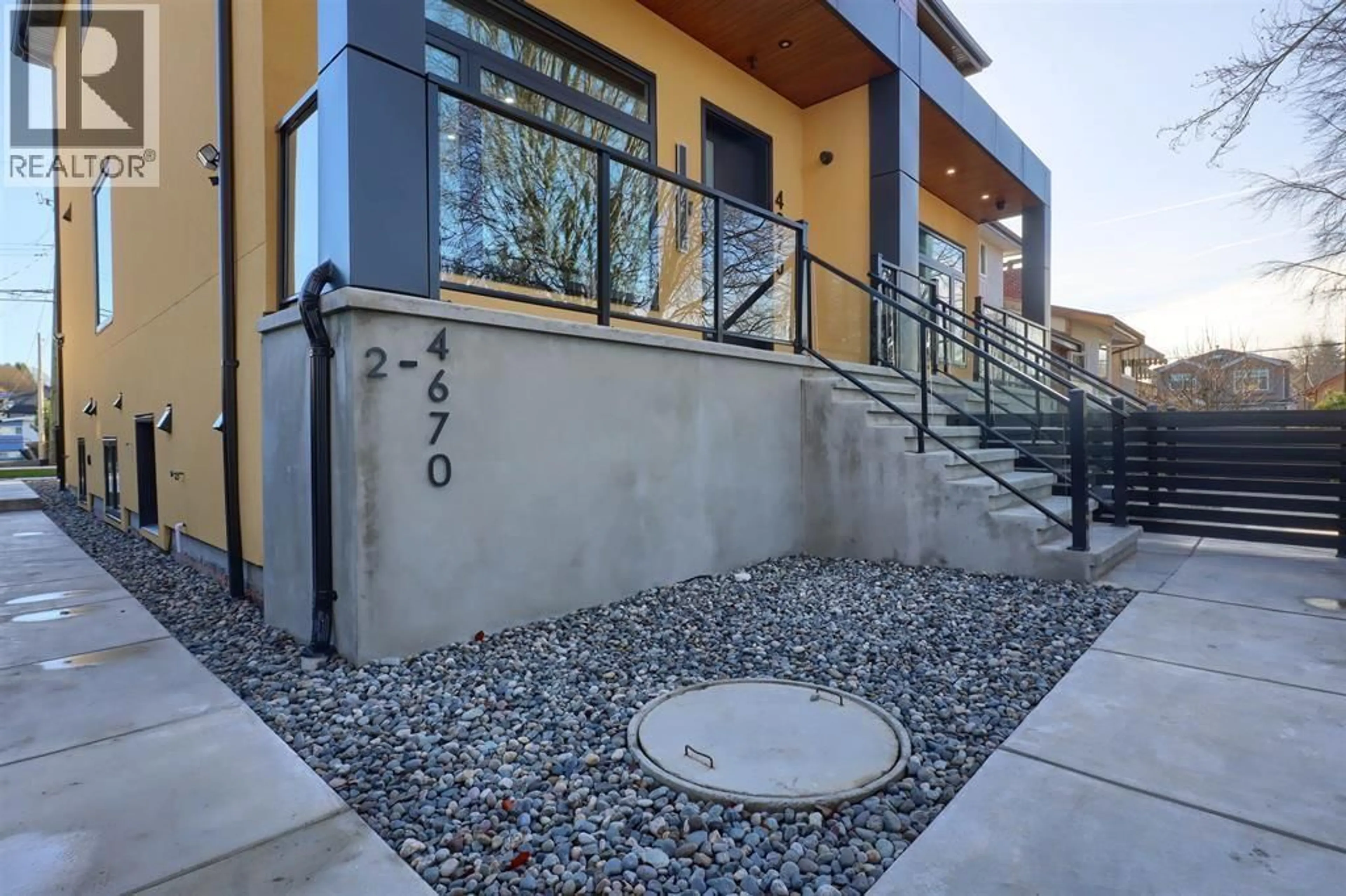 Patio, street for 4670 TODD STREET, Vancouver British Columbia V5R3P8