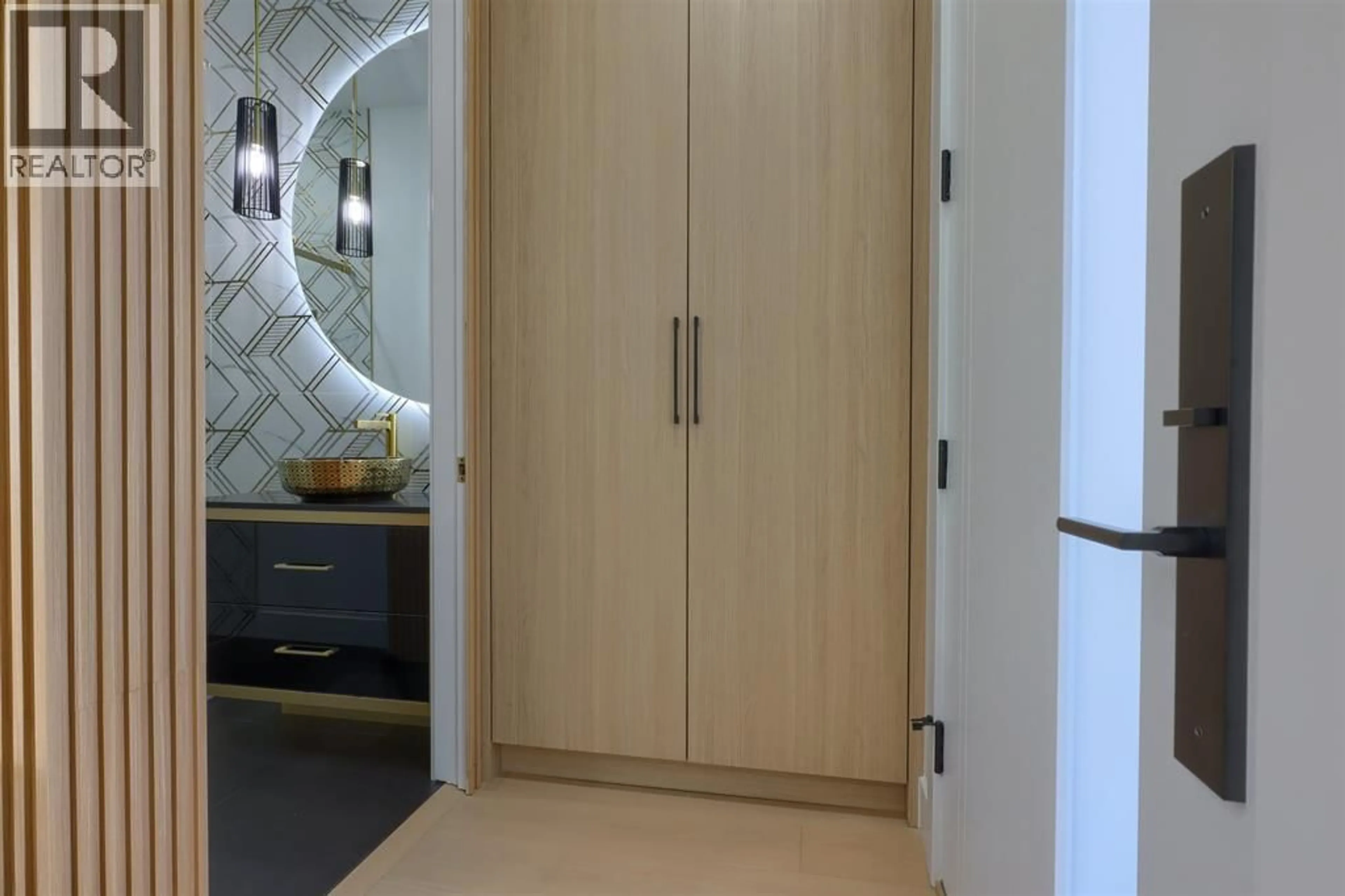 Indoor entryway for 4670 TODD STREET, Vancouver British Columbia V5R3P8