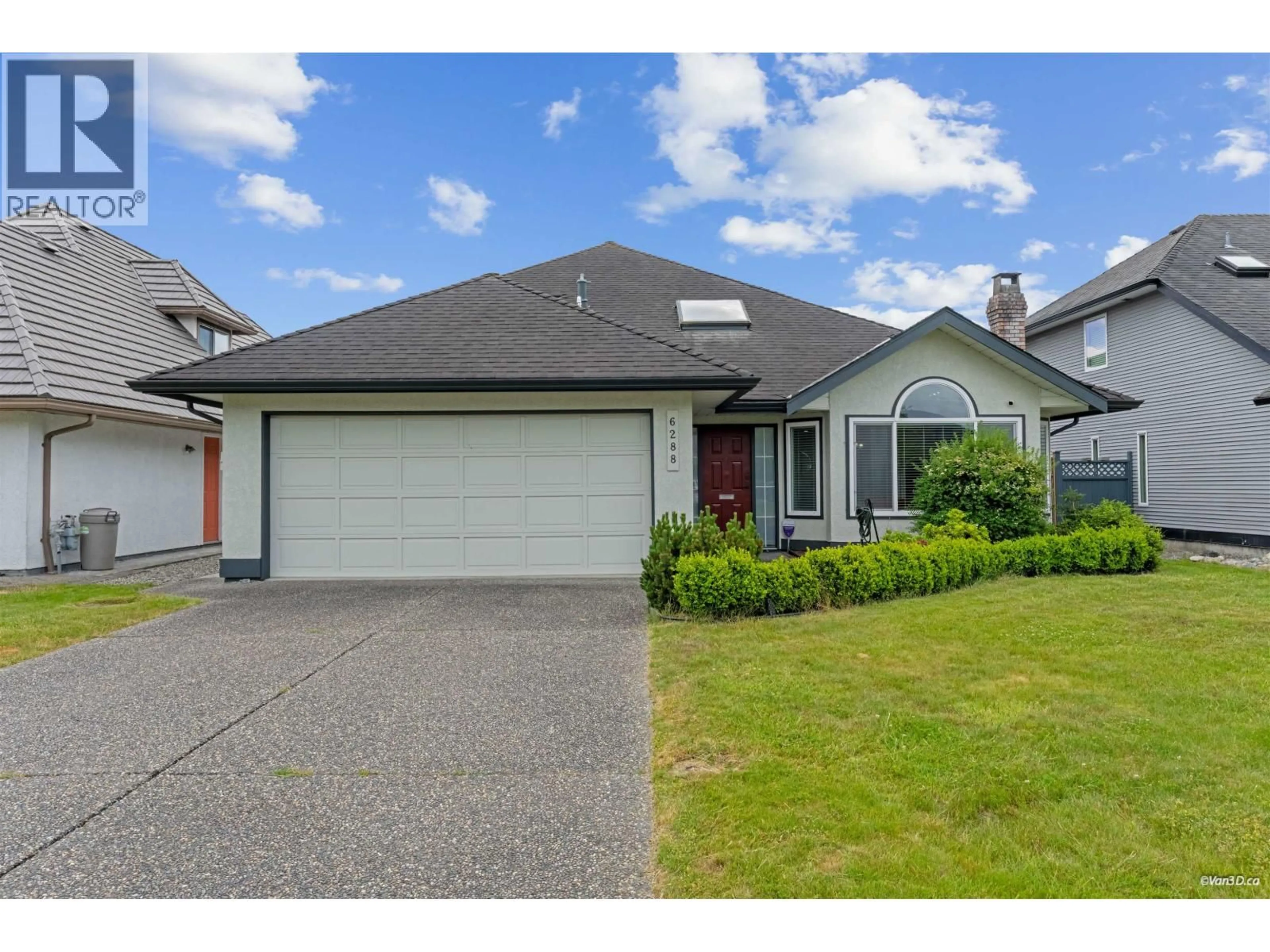 Home with vinyl exterior material, street for 6288 CRESCENT PLACE, Delta British Columbia V4K4V2
