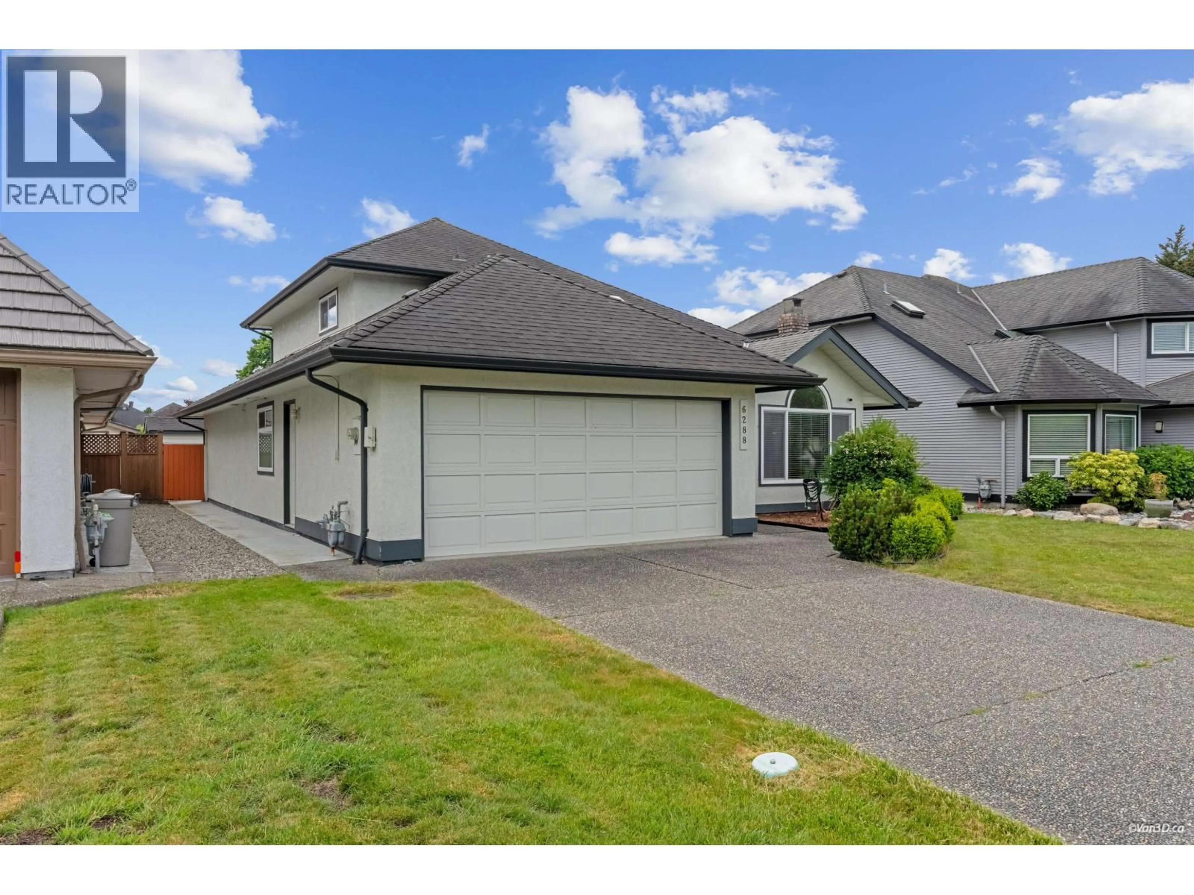 A pic from outside/outdoor area/front of a property/back of a property/a pic from drone, street for 6288 CRESCENT PLACE, Delta British Columbia V4K4V2