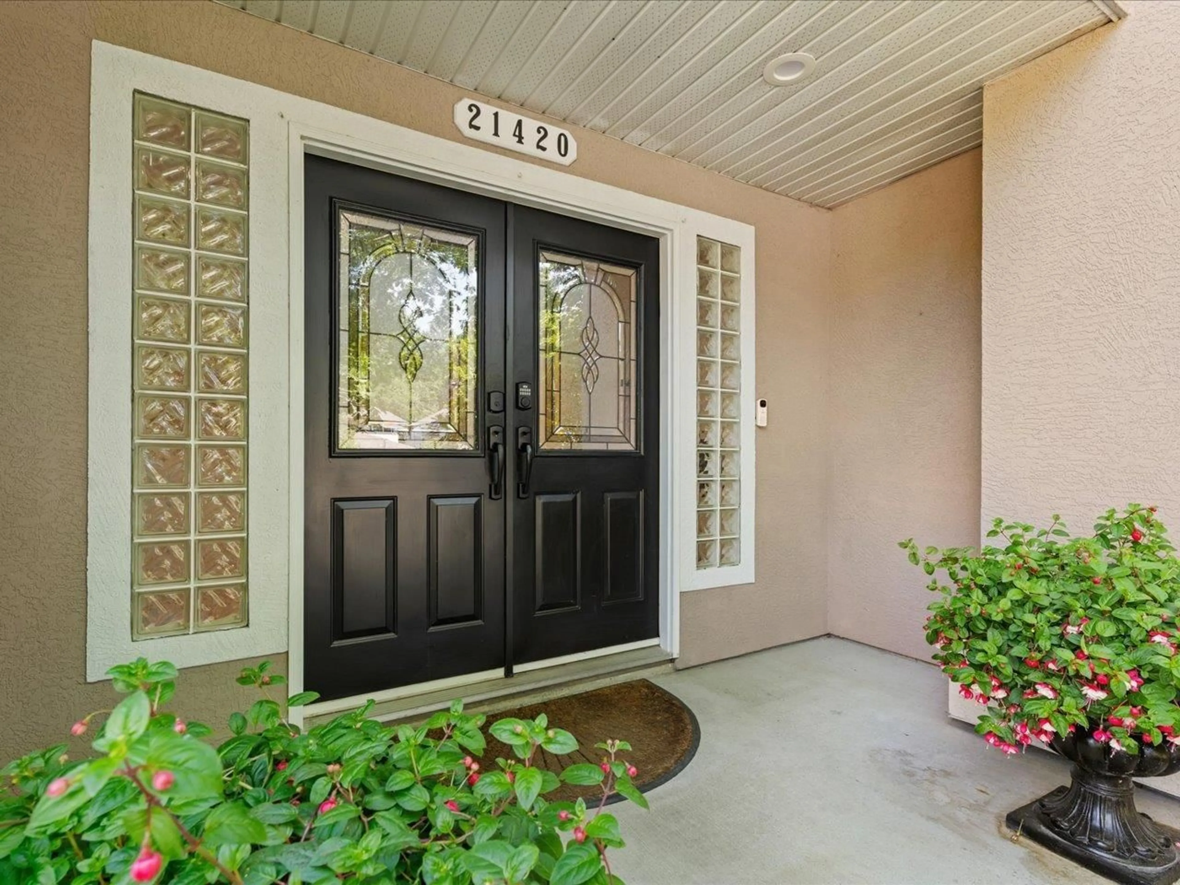 Indoor entryway for 21420 91 AVENUE, Langley British Columbia V1M3K3