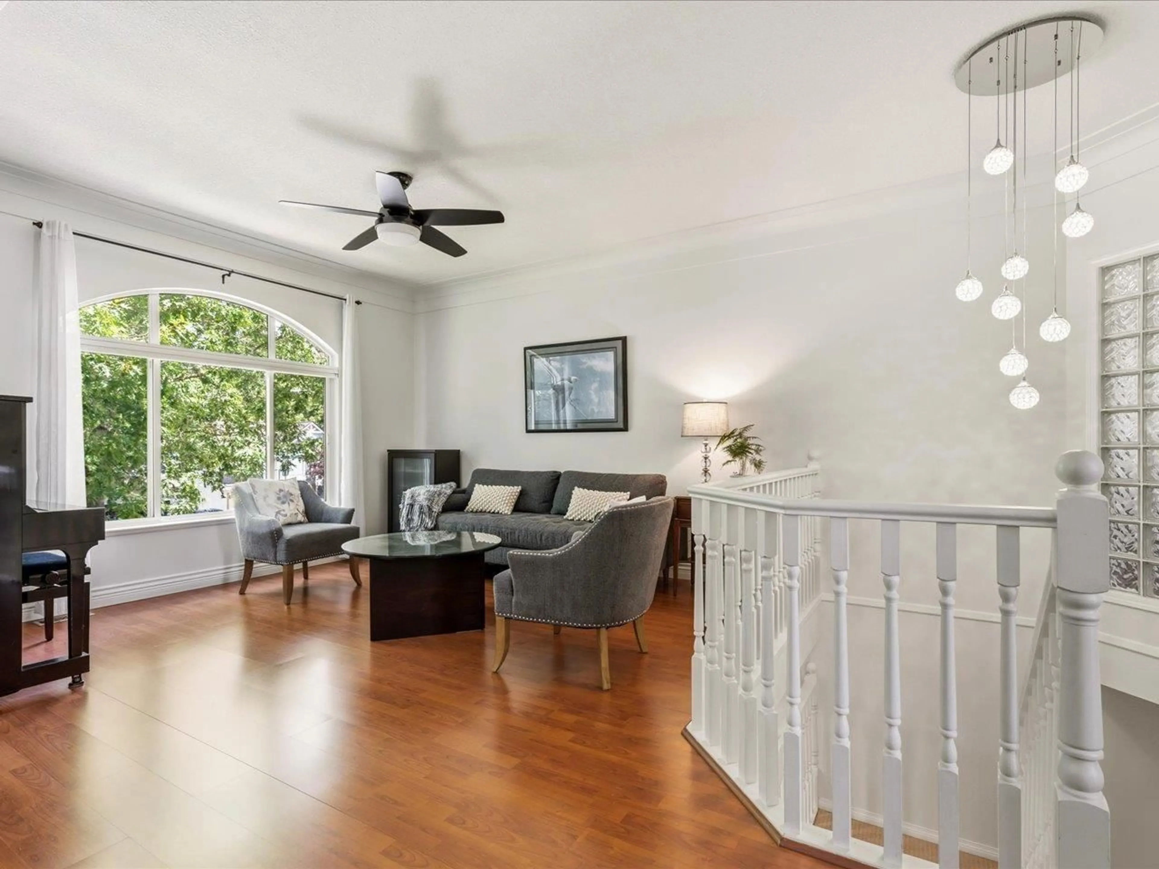 Living room with furniture, unknown for 21420 91 AVENUE, Langley British Columbia V1M3K3