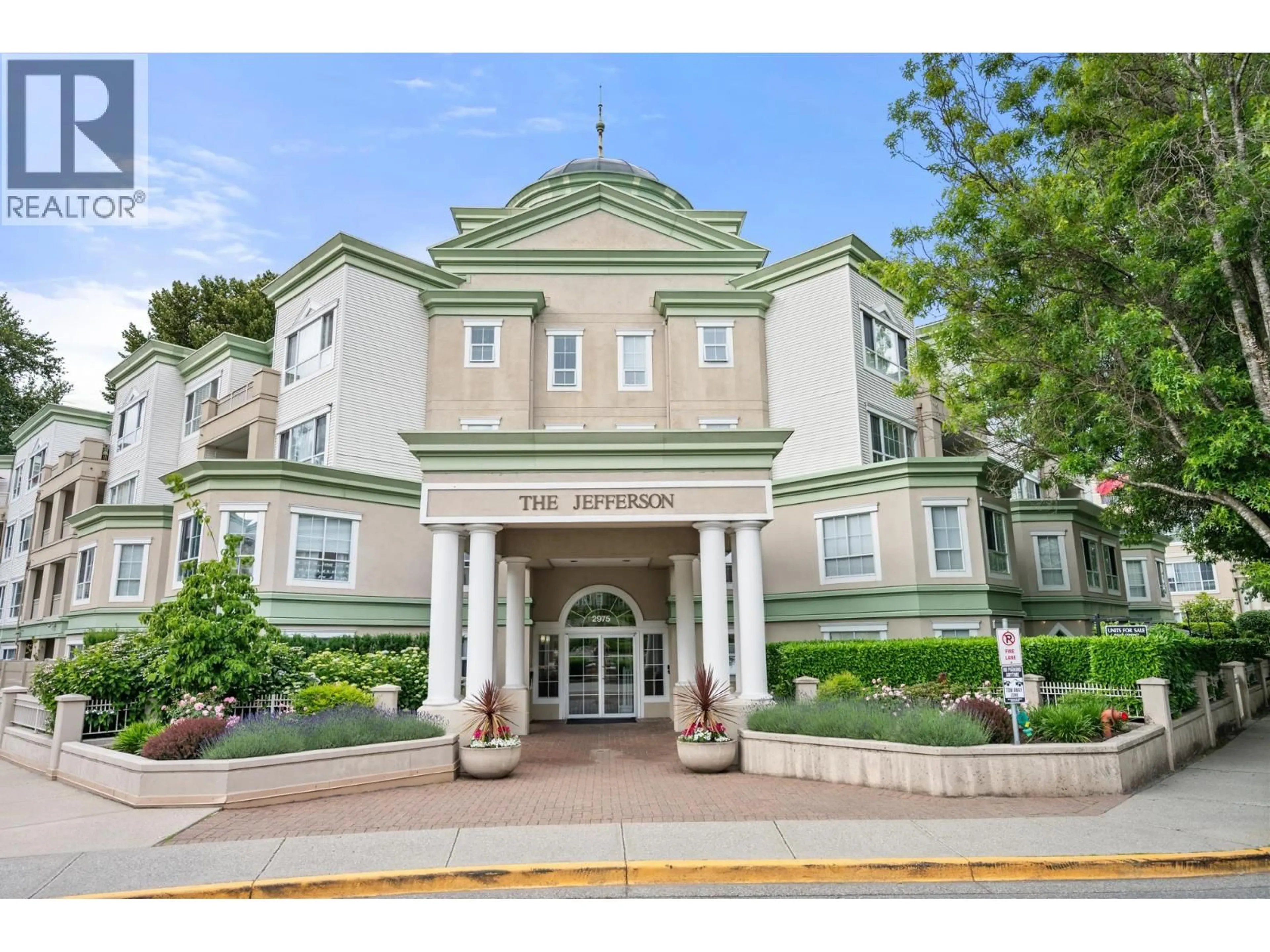 Indoor foyer for 209 - 2975 PRINCESS CRESCENT, Coquitlam British Columbia V3B7N3