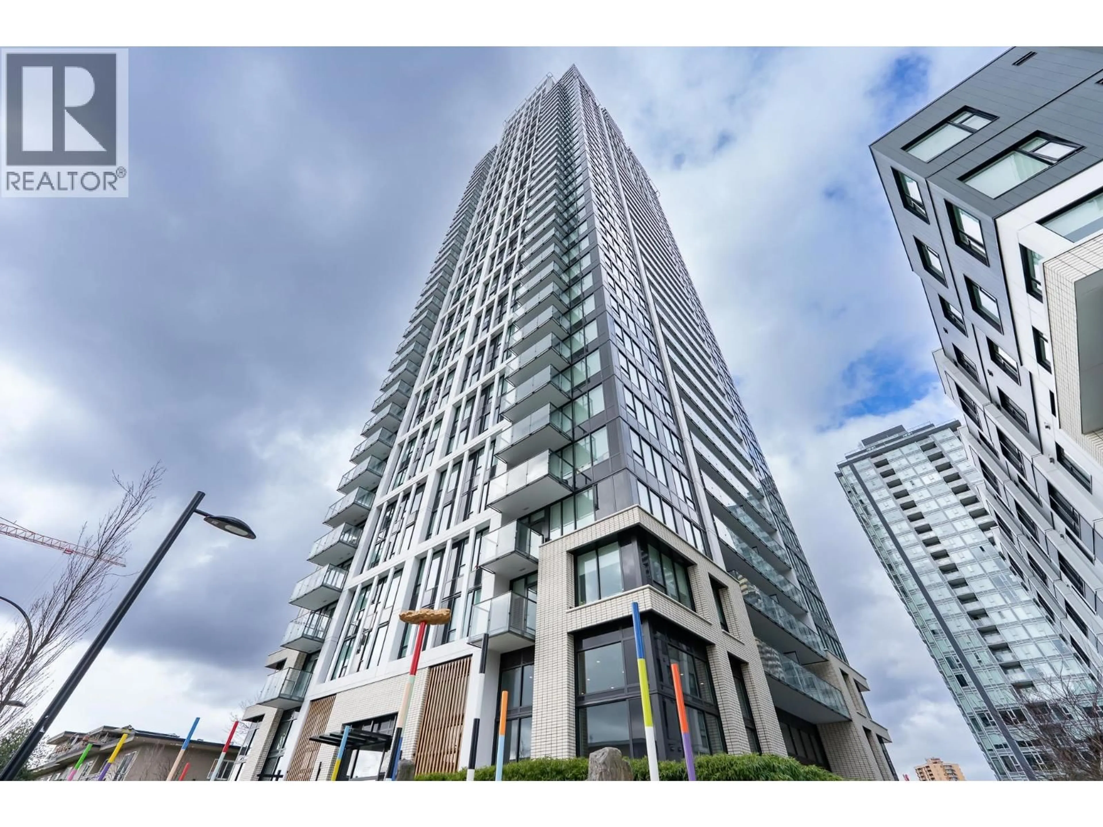 Indoor foyer for 2704 - 6537 TELFORD AVENUE, Burnaby British Columbia V5H0K9