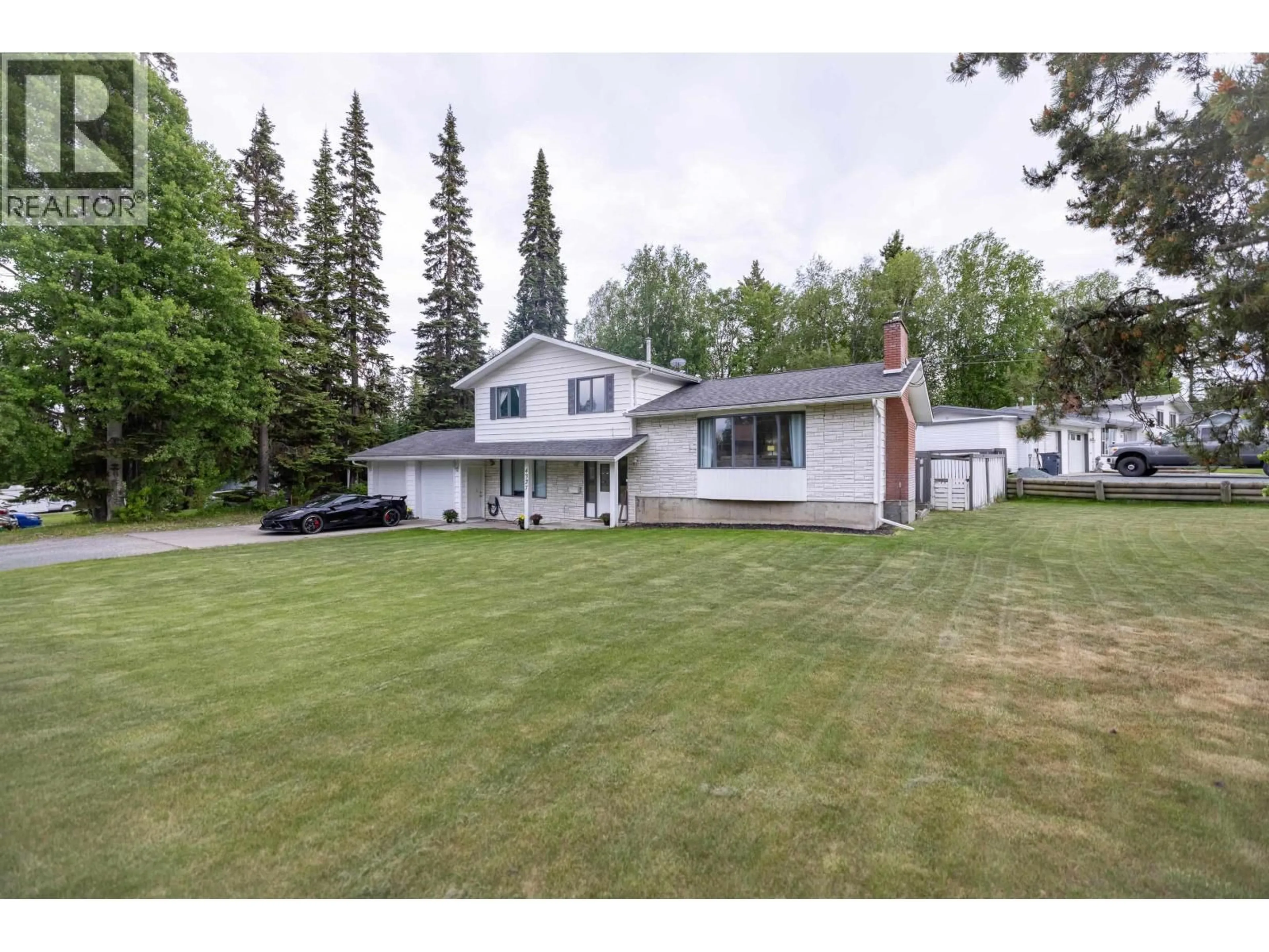 A pic from outside/outdoor area/front of a property/back of a property/a pic from drone, unknown for 4327 MONTGOMERY CRESCENT, Prince George British Columbia V2K2E4