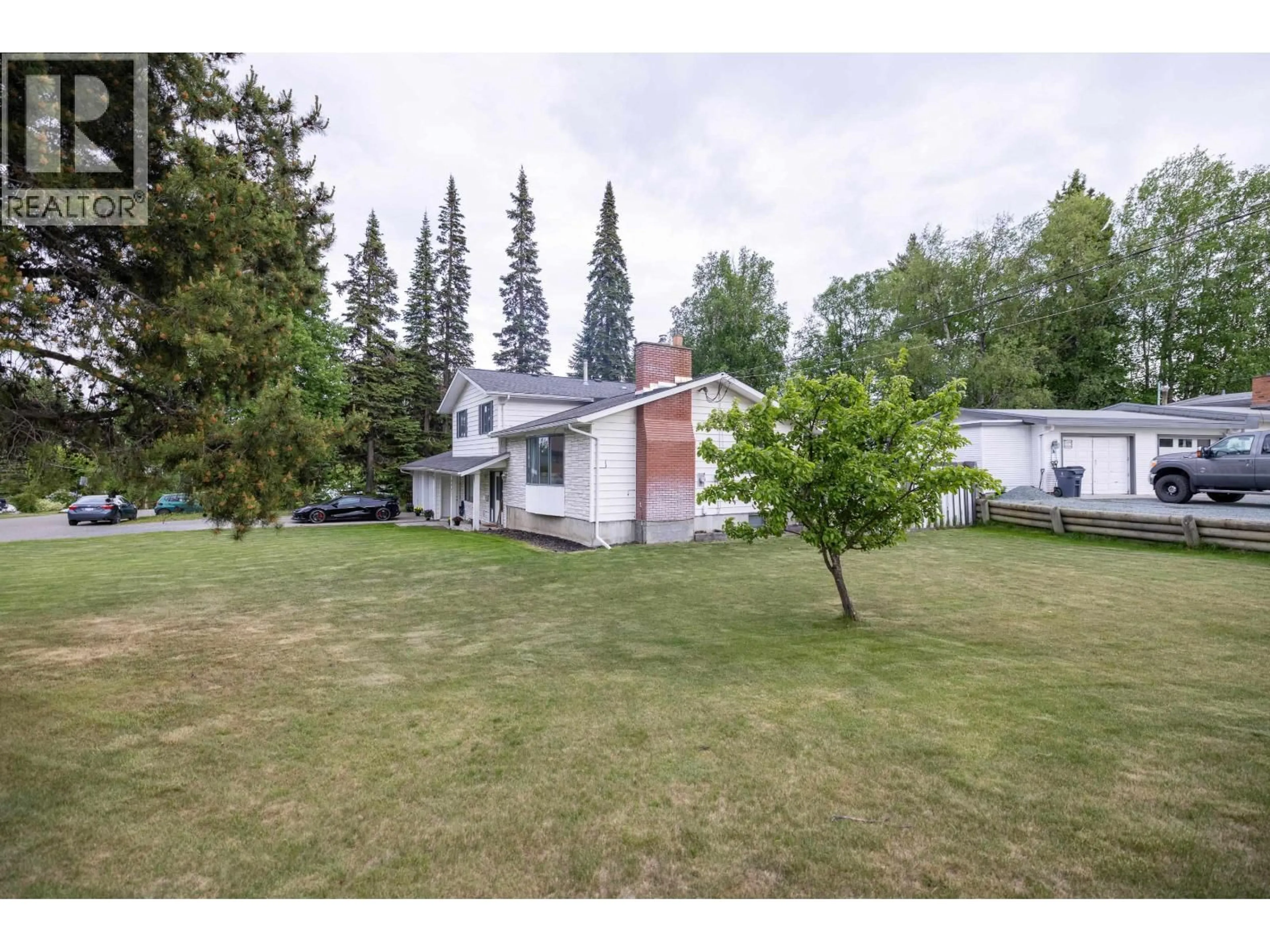A pic from outside/outdoor area/front of a property/back of a property/a pic from drone, unknown for 4327 MONTGOMERY CRESCENT, Prince George British Columbia V2K2E4