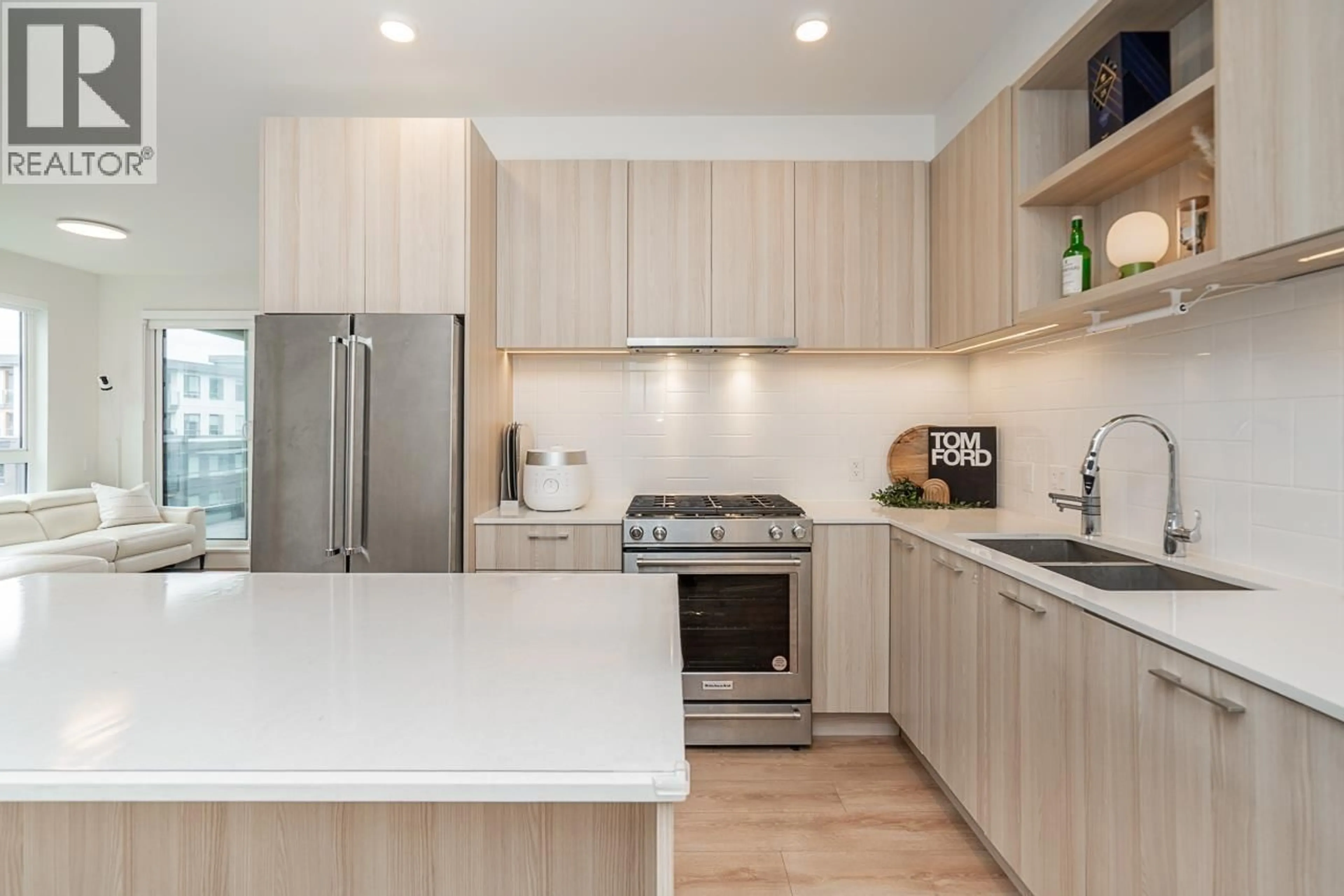 Contemporary kitchen, unknown for 505 - 741 ANSKAR COURT, Coquitlam British Columbia V3J4J3