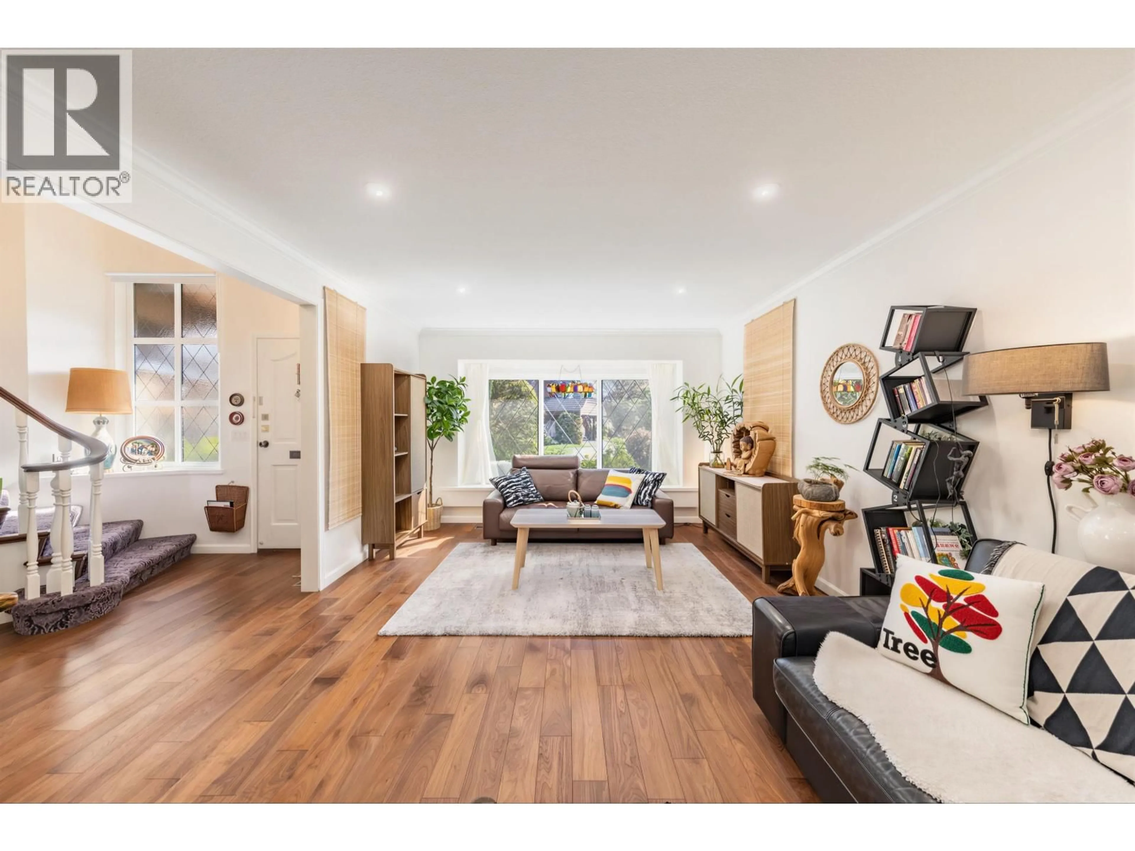 Living room with furniture, wood/laminate floor for 55 - 6600 LUCAS ROAD, Richmond British Columbia V7C4T1