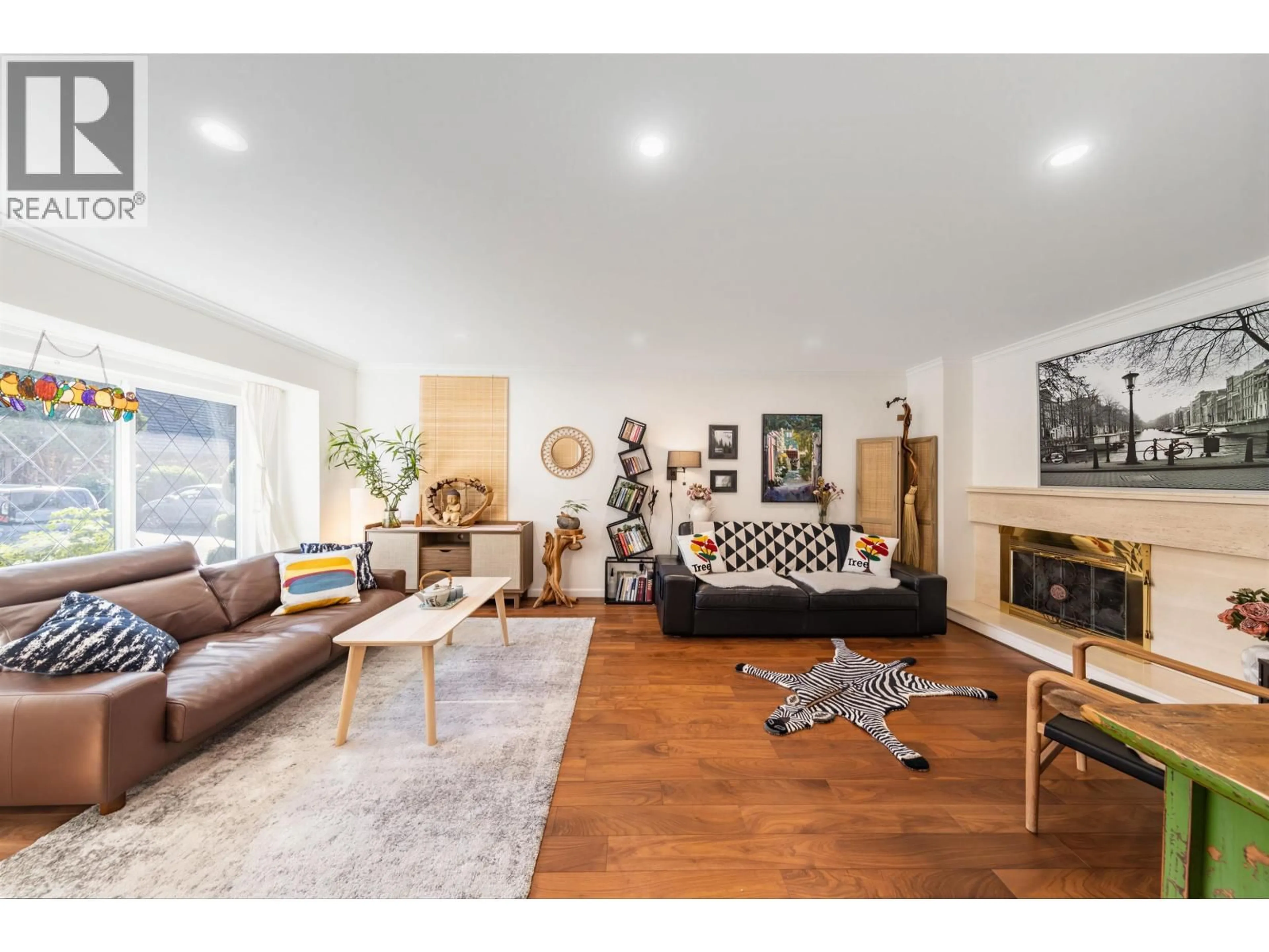 Living room with furniture, wood/laminate floor for 55 - 6600 LUCAS ROAD, Richmond British Columbia V7C4T1
