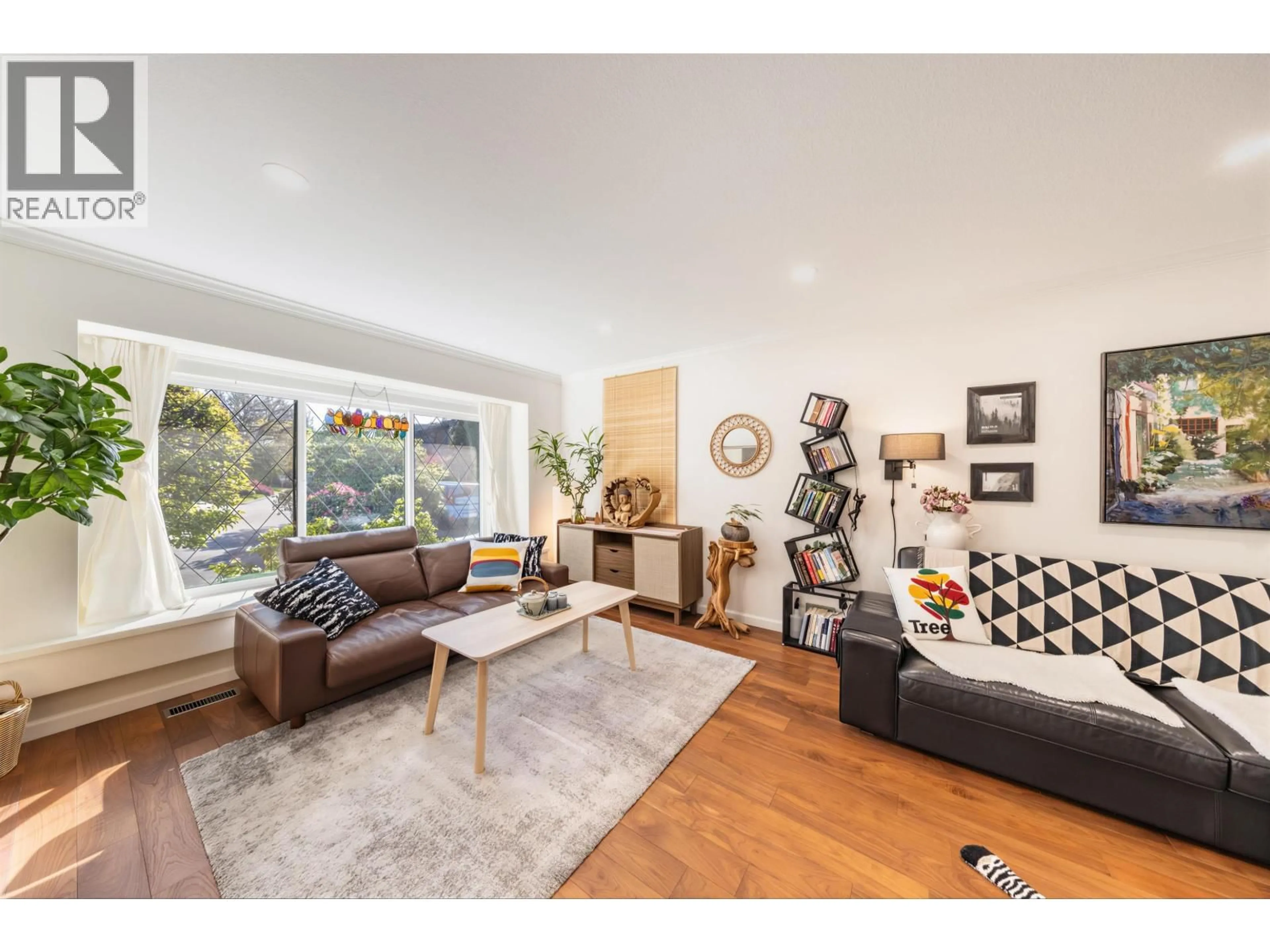 Living room with furniture, wood/laminate floor for 55 - 6600 LUCAS ROAD, Richmond British Columbia V7C4T1