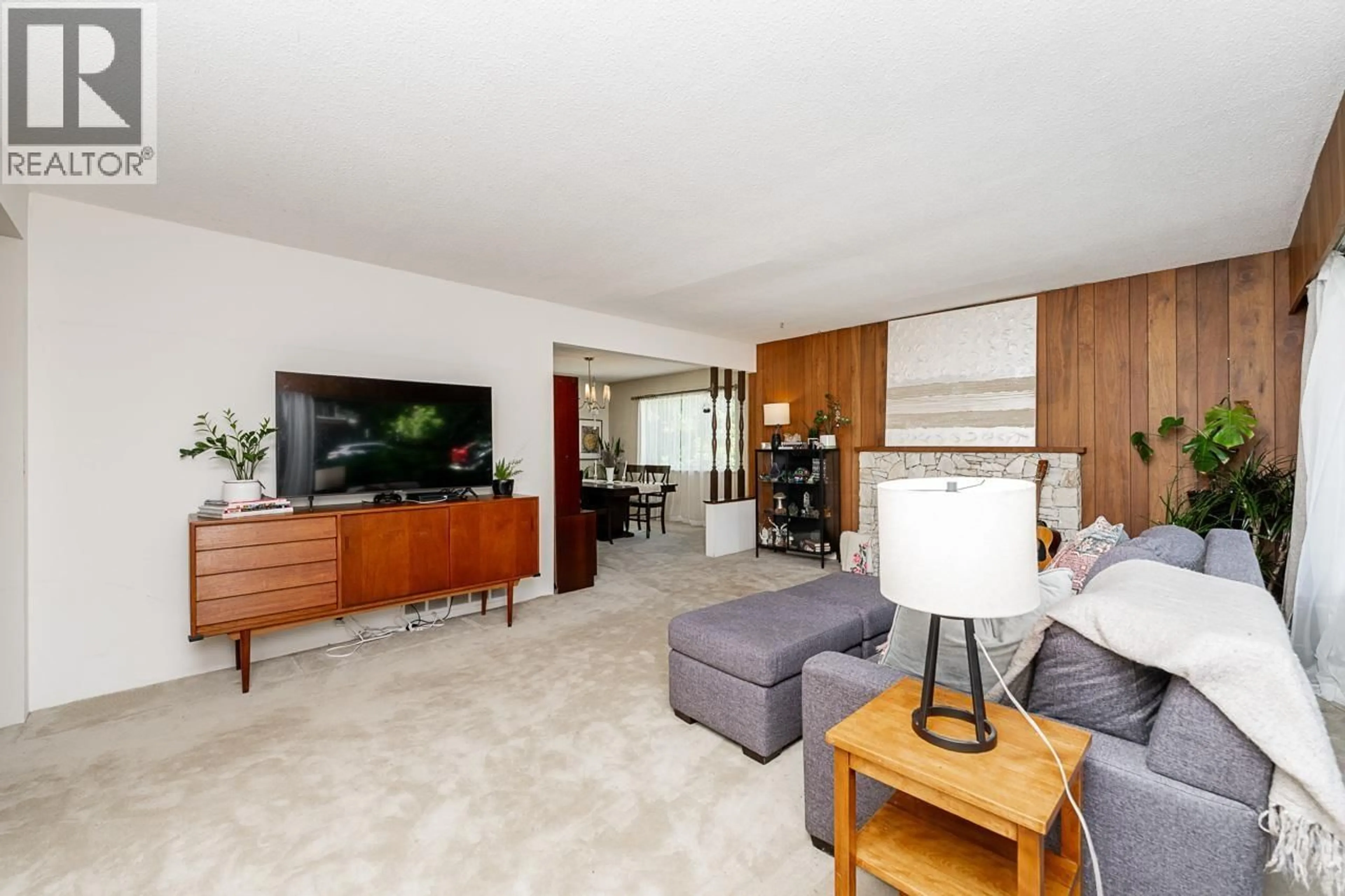 Living room with furniture, unknown for 1453 COLEMAN STREET, North Vancouver British Columbia V7K1W4
