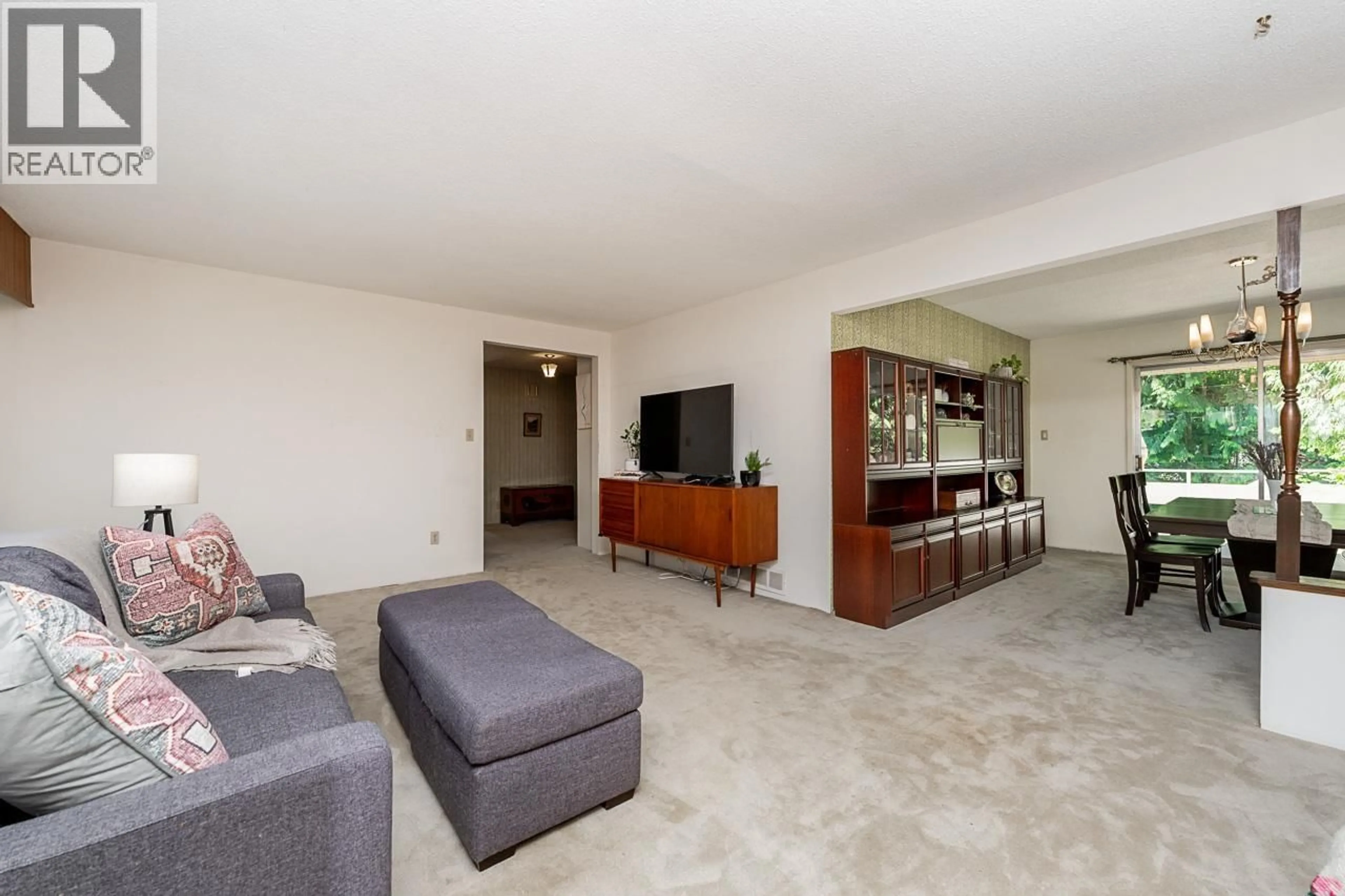Living room with furniture, unknown for 1453 COLEMAN STREET, North Vancouver British Columbia V7K1W4