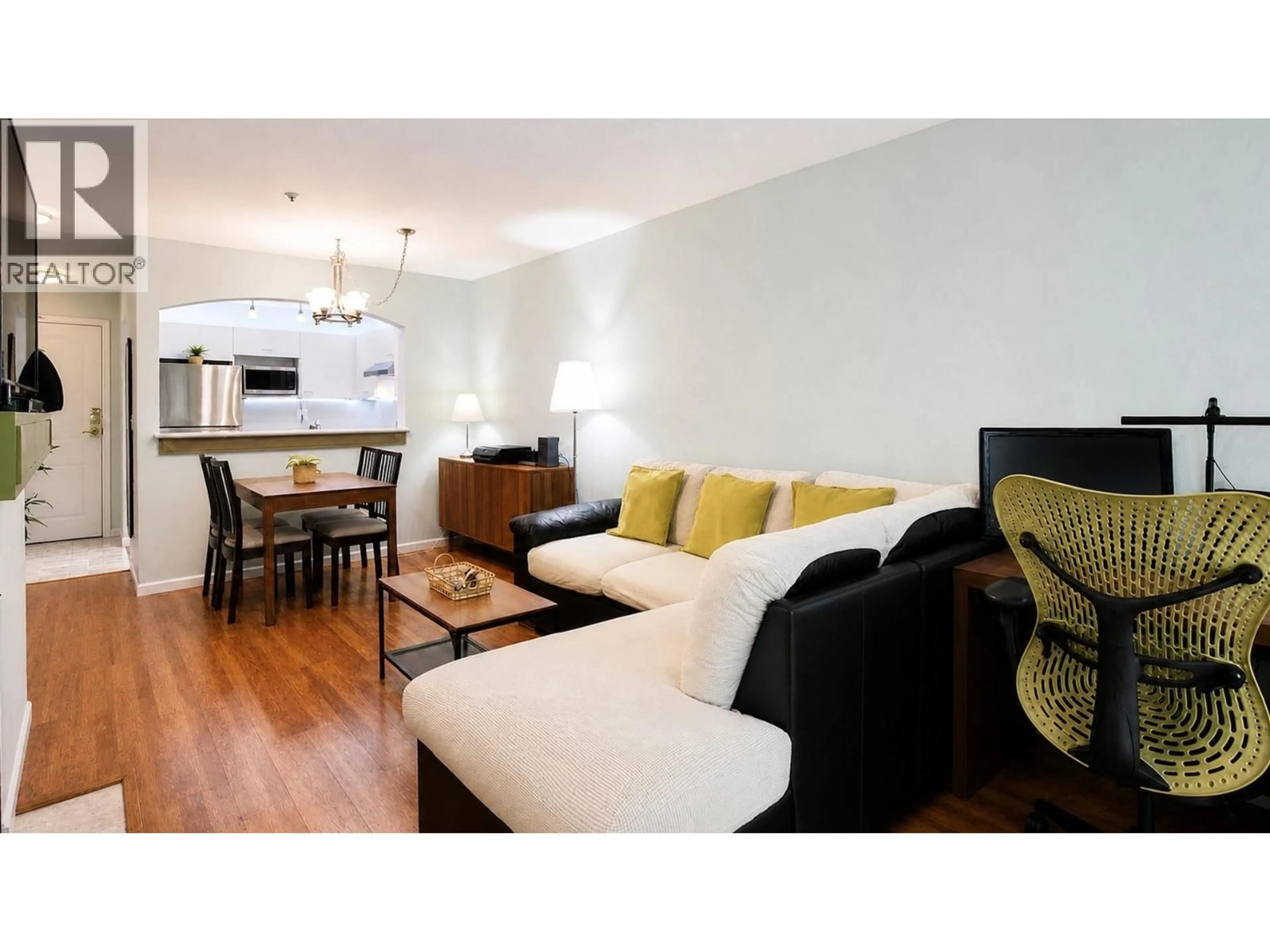 Living room with furniture, wood/laminate floor for 333 - 1252 TOWN CENTRE BOULEVARD, Coquitlam British Columbia V3B7R7
