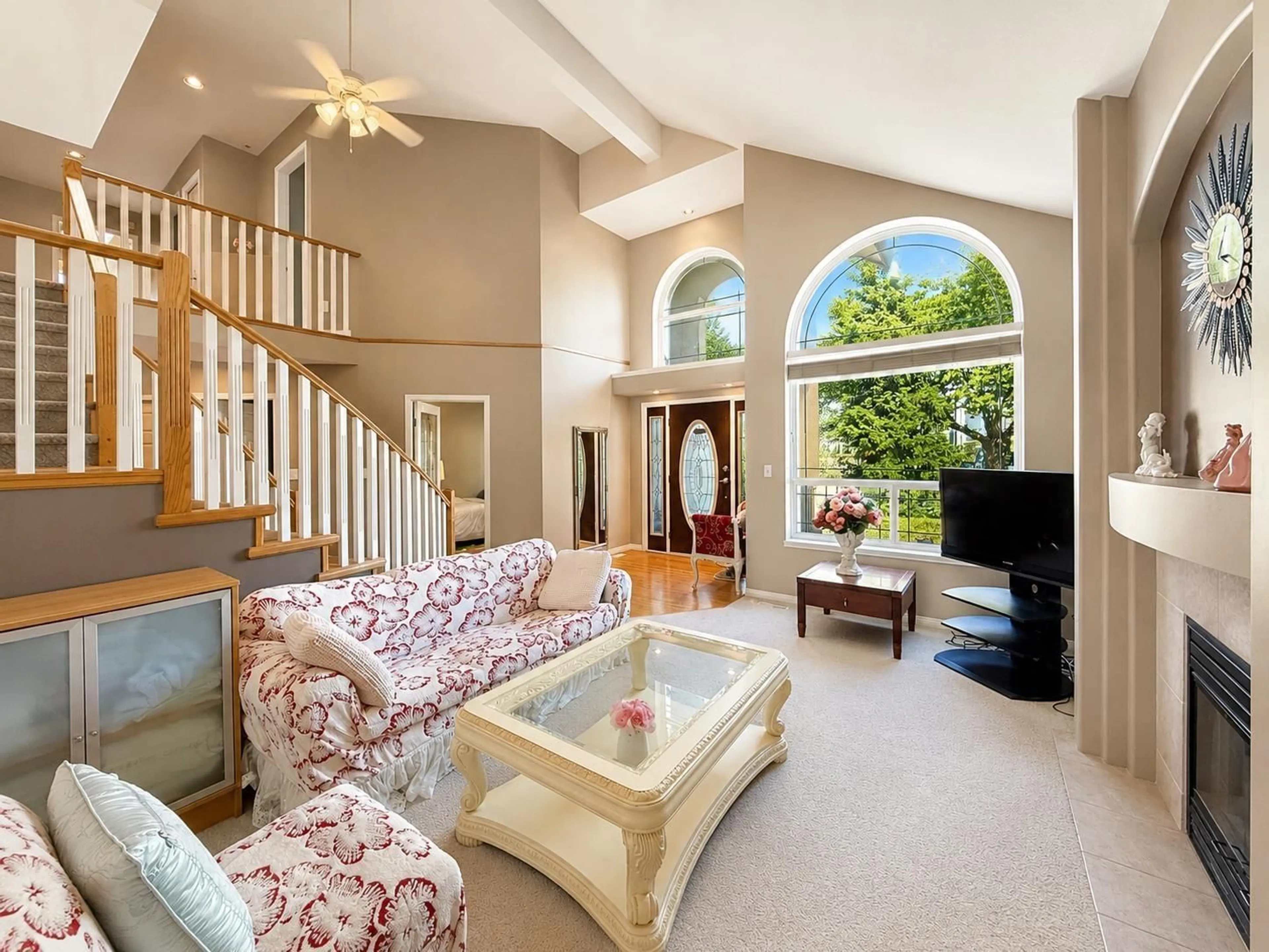 Living room with furniture, unknown for 7881 154 STREET, Surrey British Columbia V3S8R4