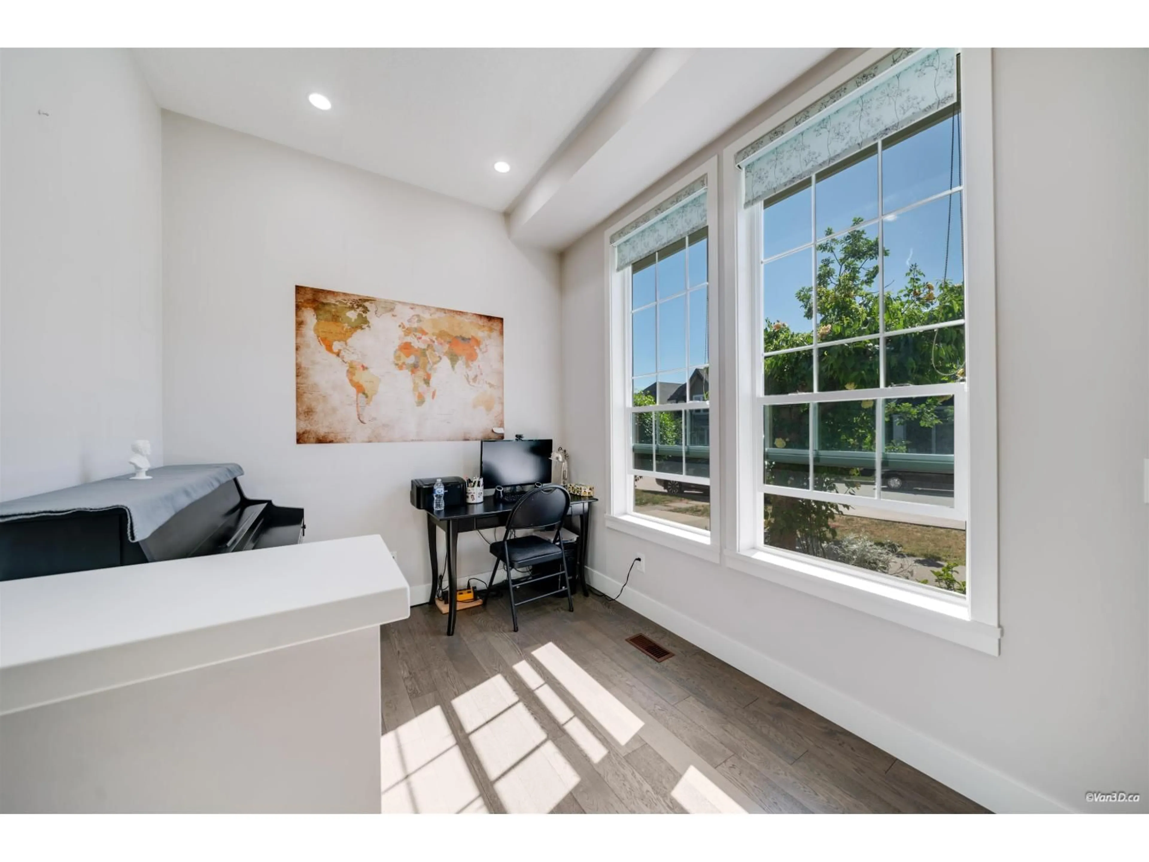A pic of a room for 2168 165B STREET, Surrey British Columbia V3Z0V6