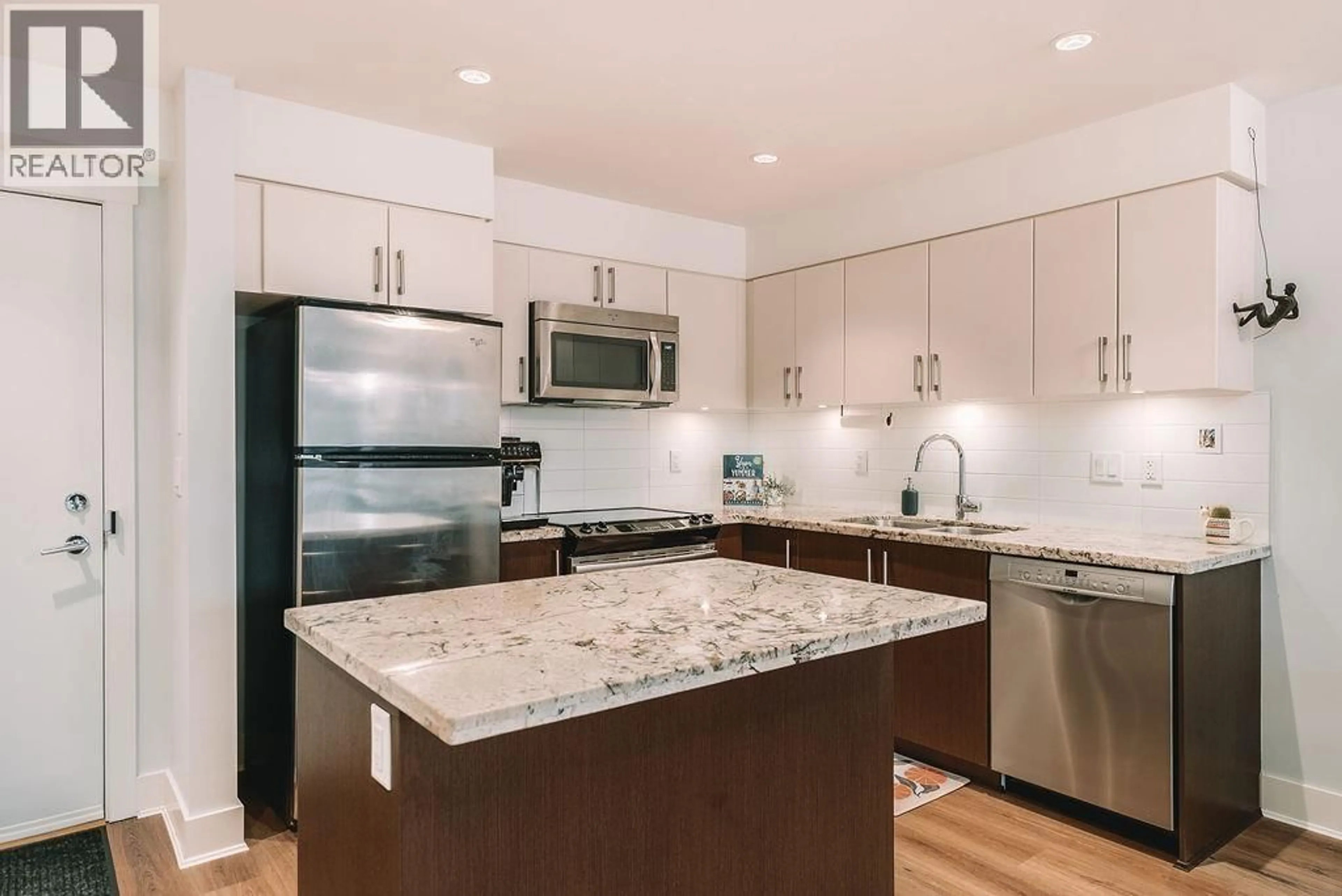 Open concept kitchen, unknown for 303 - 85 EIGHTH AVENUE, New Westminster British Columbia V3L0E9