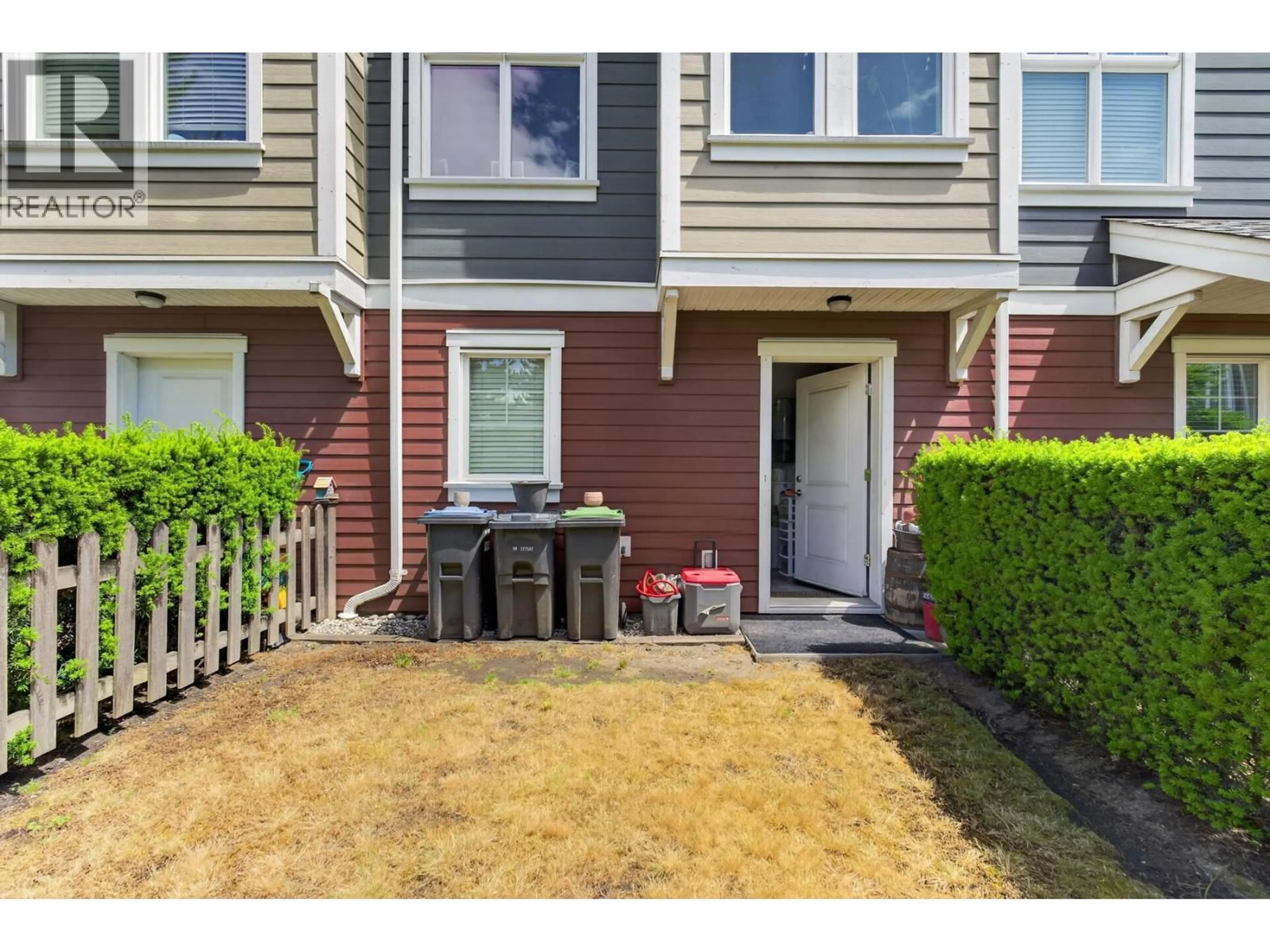 Patio, street for 14 - 1111 EWEN AVENUE, New Westminster British Columbia V3M5E3