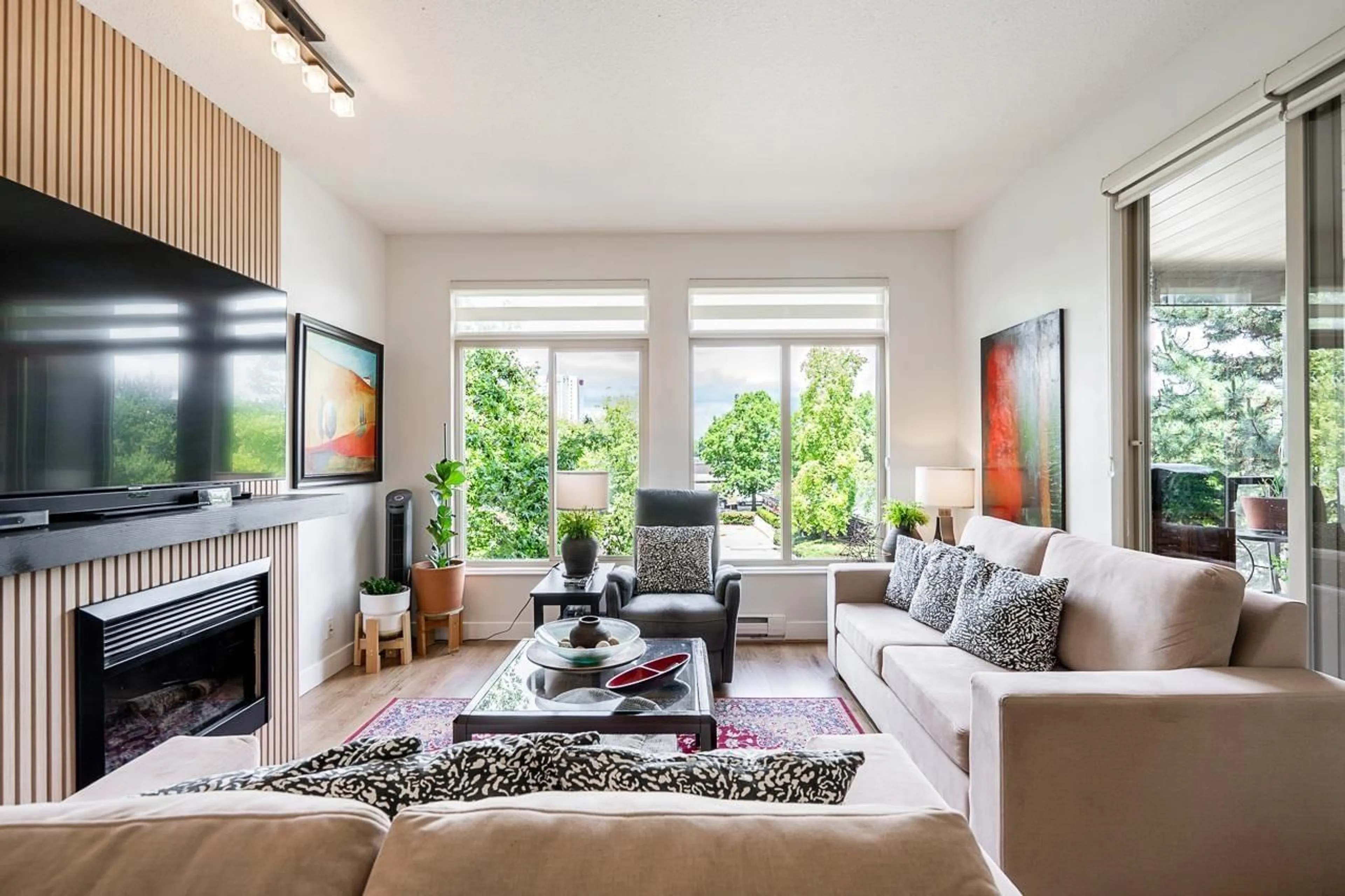 Living room with furniture, unknown for 315 - 10180 153 STREET, Surrey British Columbia V3R0B5