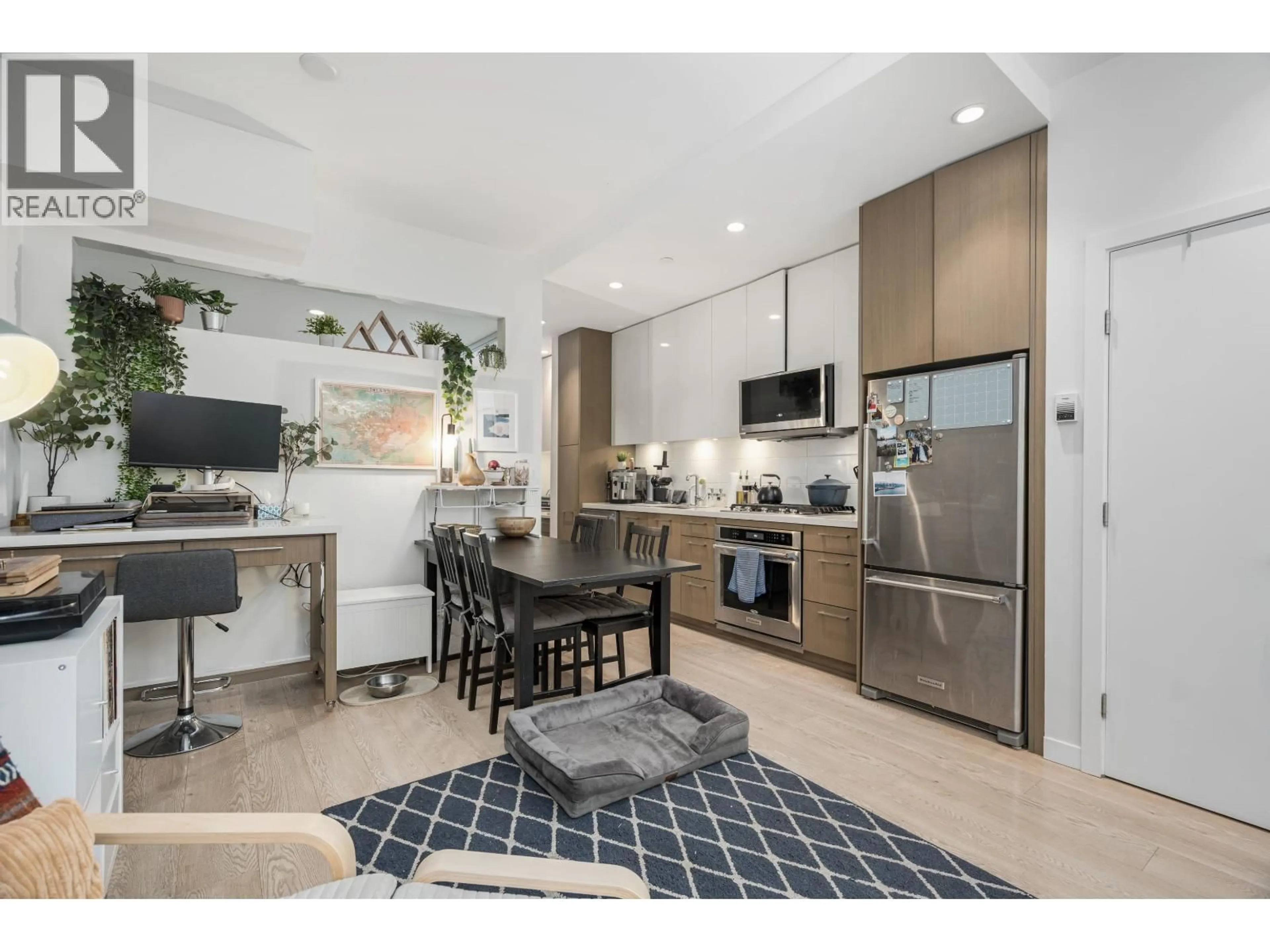 Open concept kitchen, unknown for 109 - 417 GREAT NORTHERN WAY, Vancouver British Columbia V5T0G7