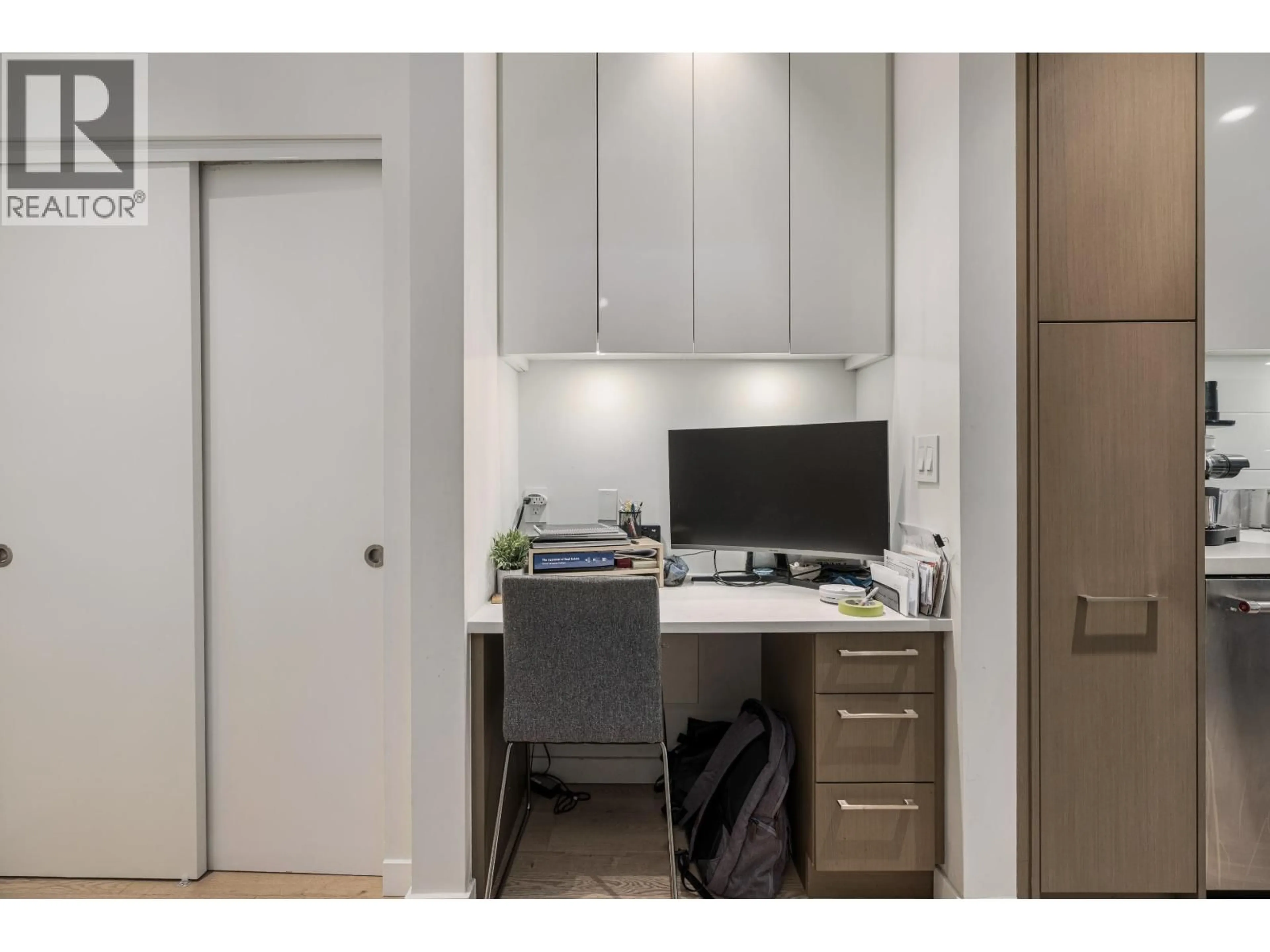 Standard kitchen, unknown for 109 - 417 GREAT NORTHERN WAY, Vancouver British Columbia V5T0G7